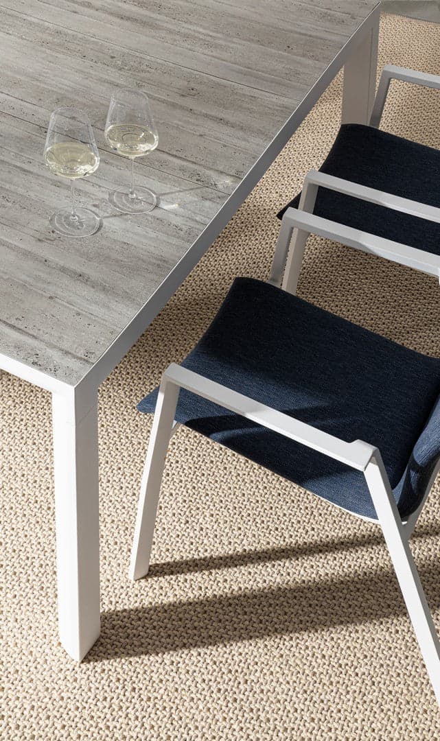 Tavolo rettangolare "Mason" con struttura in alluminio, piano in ceramica in Tavoli standard Decor Space - Altamura, commercioVirtuoso.it