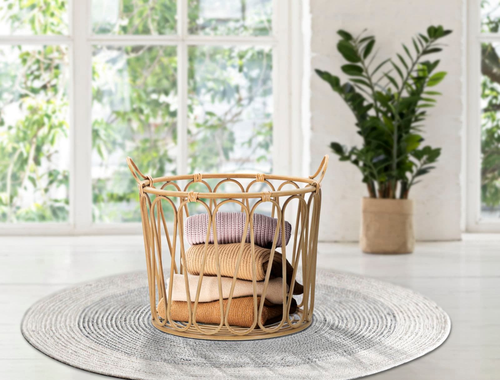 Cesta "Panama" in metallo con maniglie e finiture in rattan per interni in Soprammobili Decor Space - Altamura, commercioVirtuoso.it
