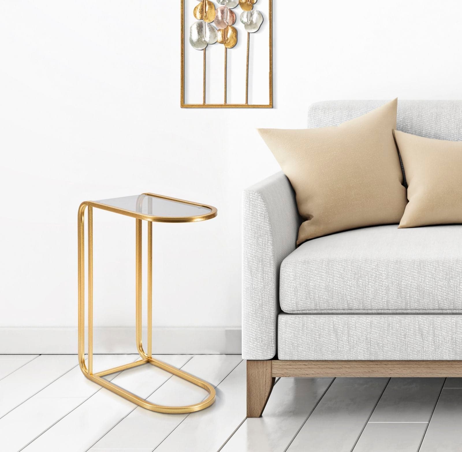 Tavolinetto-struttura-in-metallo-color-oro-ripiano-in-vetro-per-interni