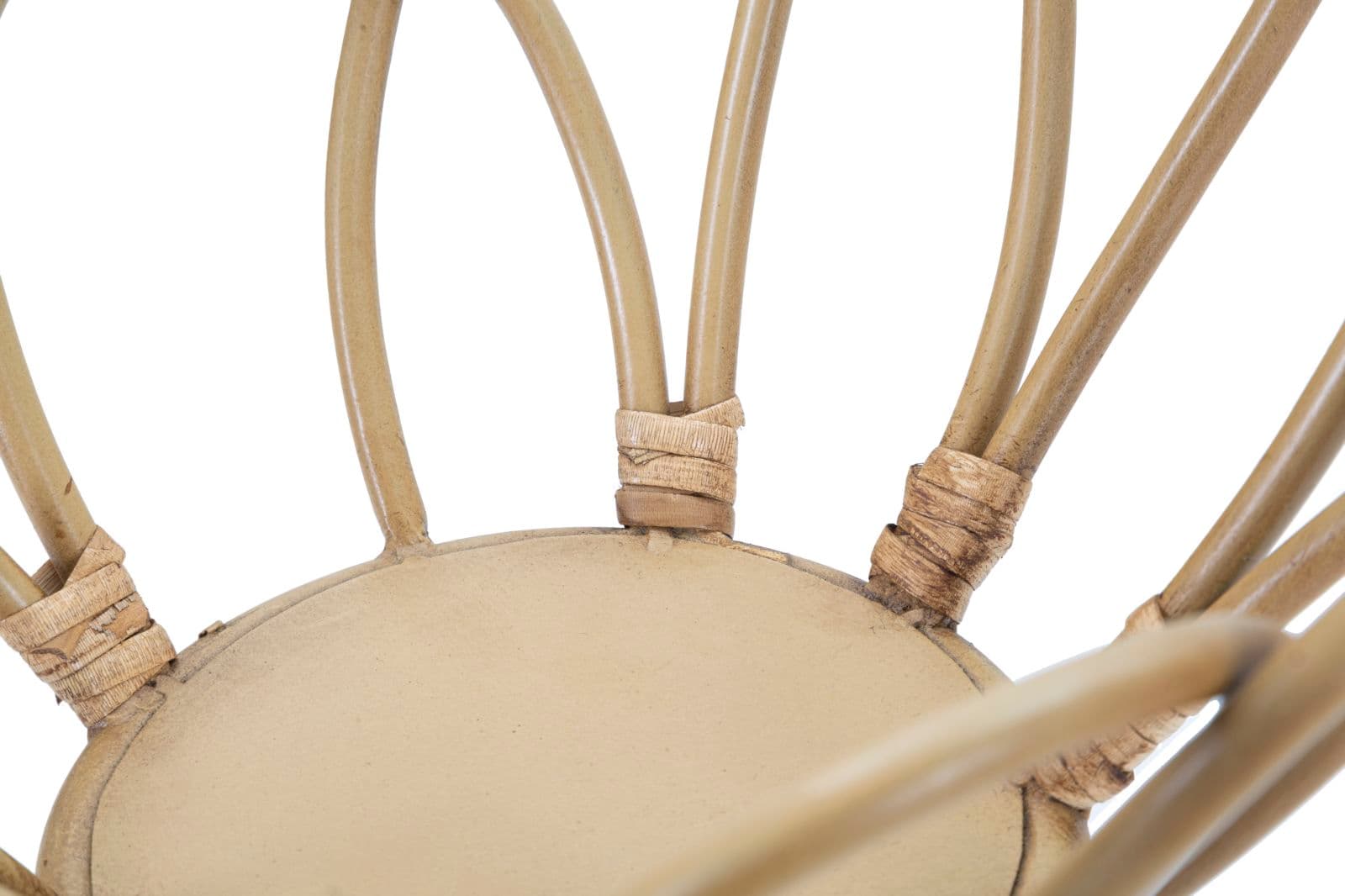 Porta vaso "Panama" rotondo in metallo con finiture in rattan per interni in Soprammobili Decor Space - Altamura, commercioVirtuoso.it