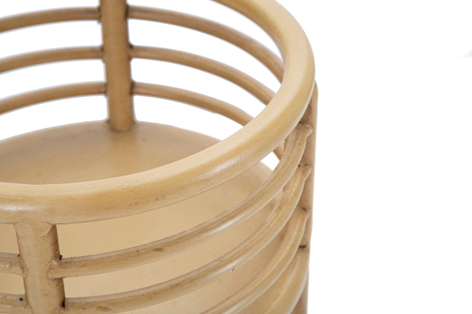 Porta vaso "Panama" con piedistallo in metallo con finiture in rattan per interni in Soprammobili Decor Space - Altamura, commercioVirtuoso.it