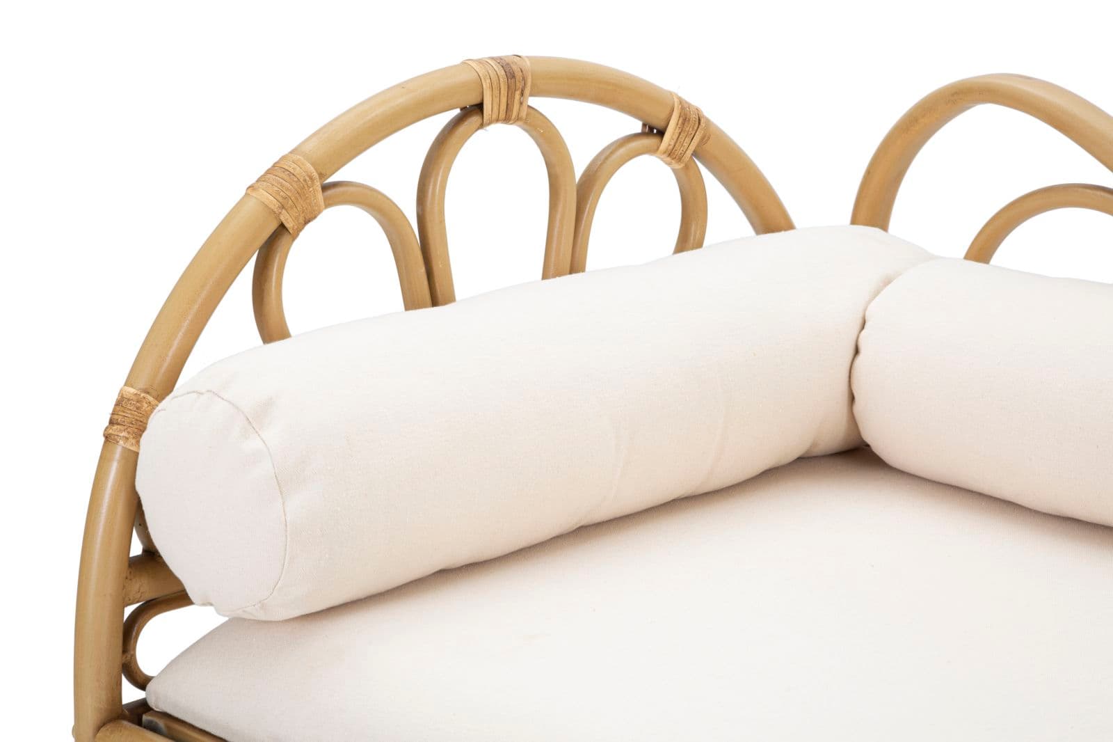 Panca "Panama" con braccioli e schienale in metallo, poliestere e rattan con cuscini per interni in Panche contenitore Decor Space - Altamura, commercioVirtuoso.it