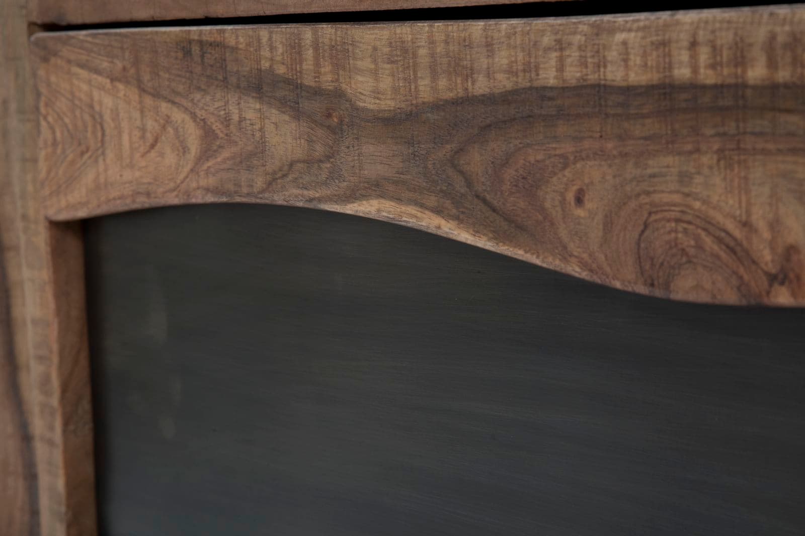 Mobile "Yellowstone" in legno di acacia per interno 175 x 40 x 80h cm in Pareti attrezzate Decor Space - Altamura, commercioVirtuoso.it