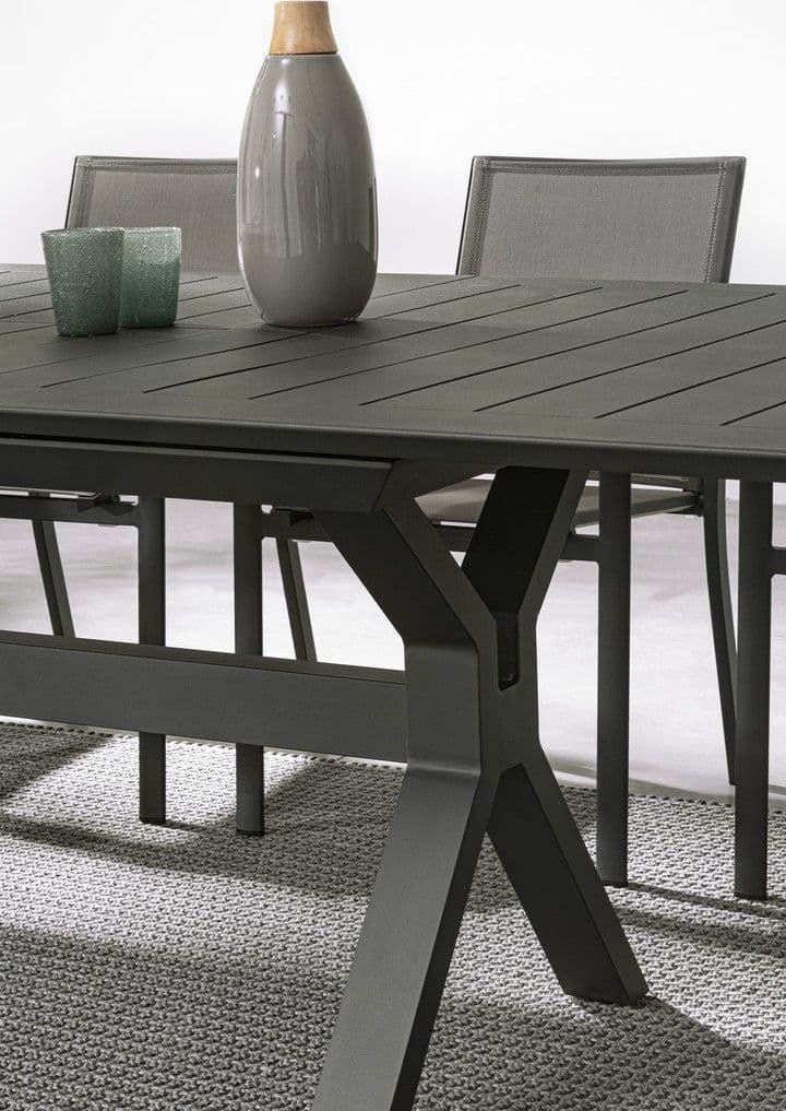 Tavolo allungabile "Kenyon" con struttura in alluminio, prolunga centrale, per esterno in Tavoli standard Decor Space - Altamura, commercioVirtuoso.it