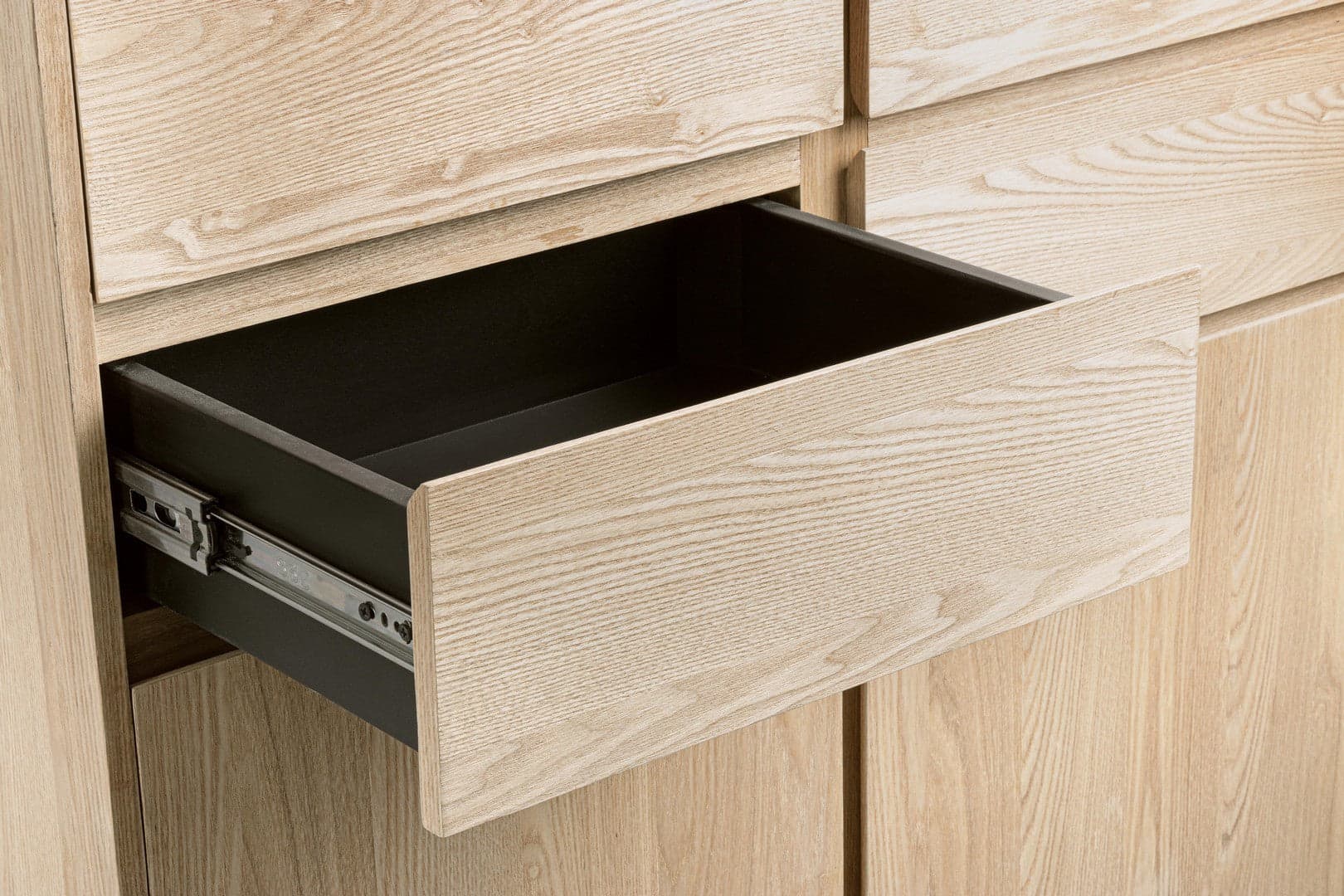 Mobile credenza "Widald" in mdf-legno di frassino, gambe in acciaio, per interno - 32