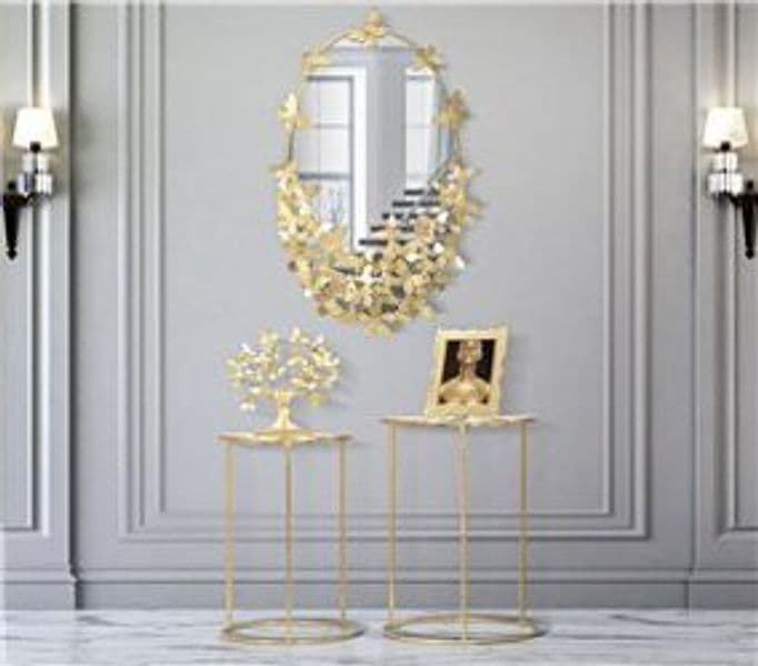 Tavolinetti-coppia-in-metallo-color-oro-ripiano-in-vetro-con-farfalle-per-interni-set-da-2