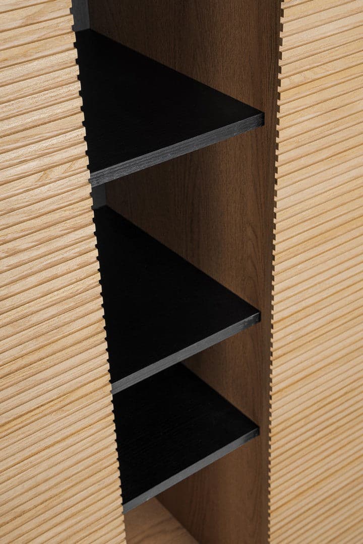 Mobile credenza "Allycia" in mdf-legno di frassino, gambe in acciaio, per interno in Credenze Decor Space - Altamura, commercioVirtuoso.it
