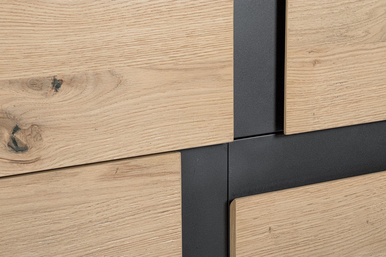Credenza "Stanwood" con 3 ante e 3 cassetti, in mdf, finitura in rovere - 21