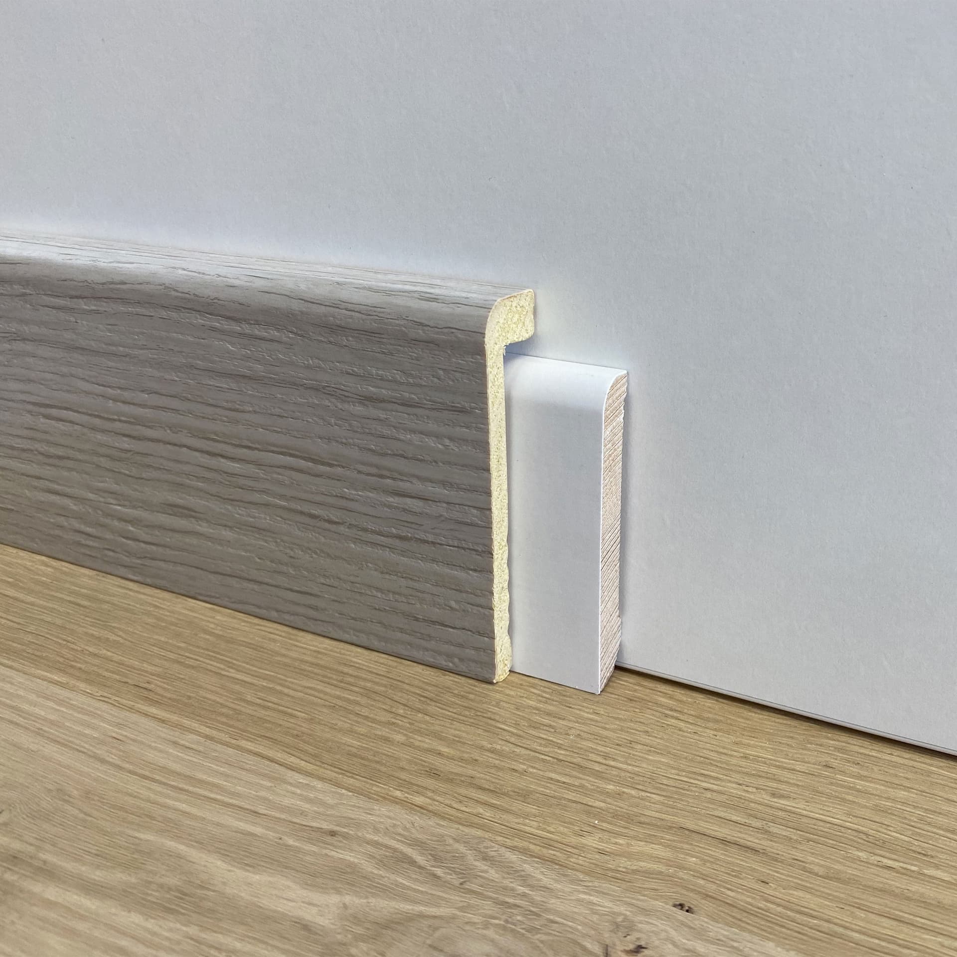 Battiscopa Coprimarmo copribattiscopa in Duropolimero Polistrutturato 100x25 effetto legno o bianco Eternal Parquet