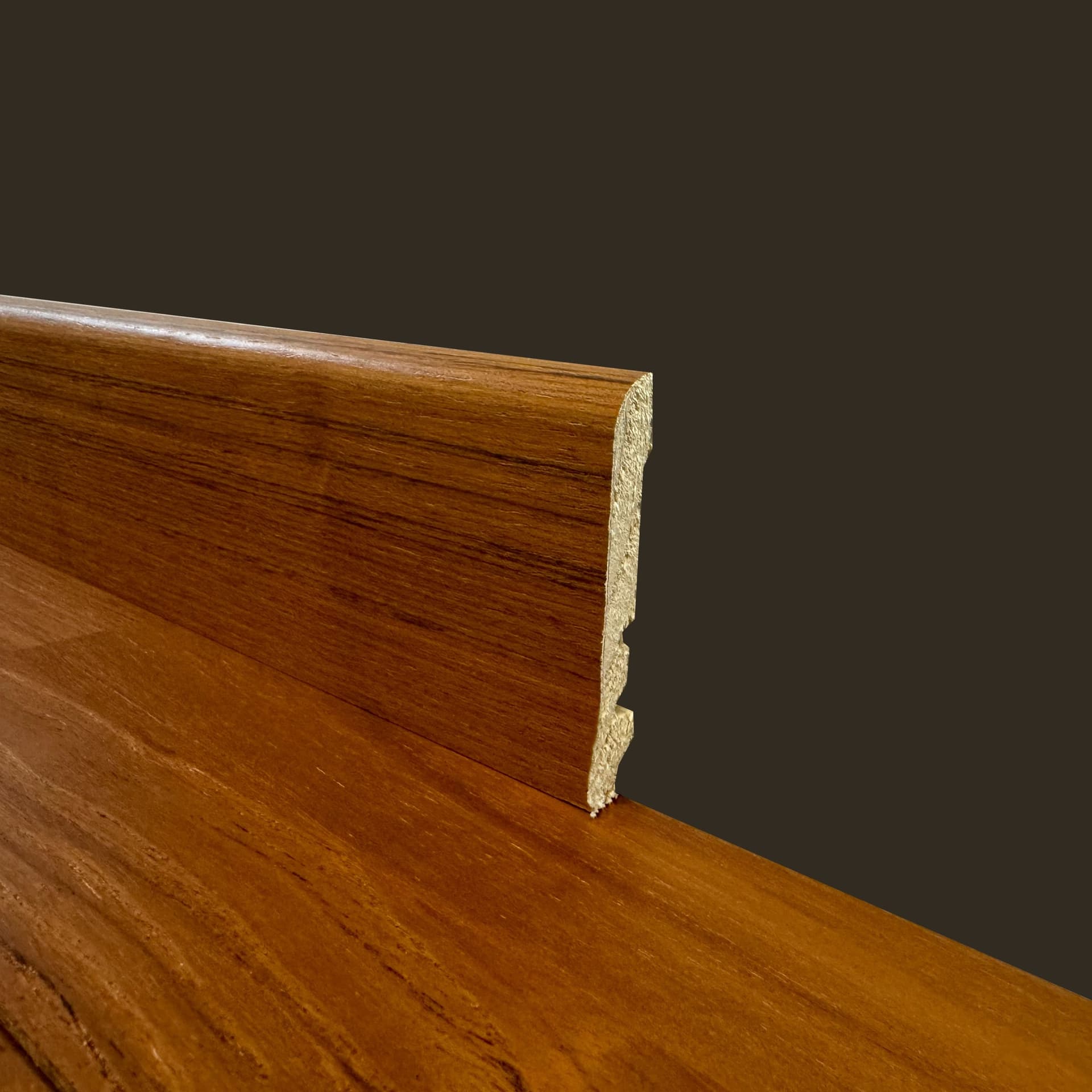 BATTISCOPA BC in legno MASSELLO impiallacciato VERO LEGNO DI TEAK 70x10 verniciato opaco poro aperto - Eternal Parquet