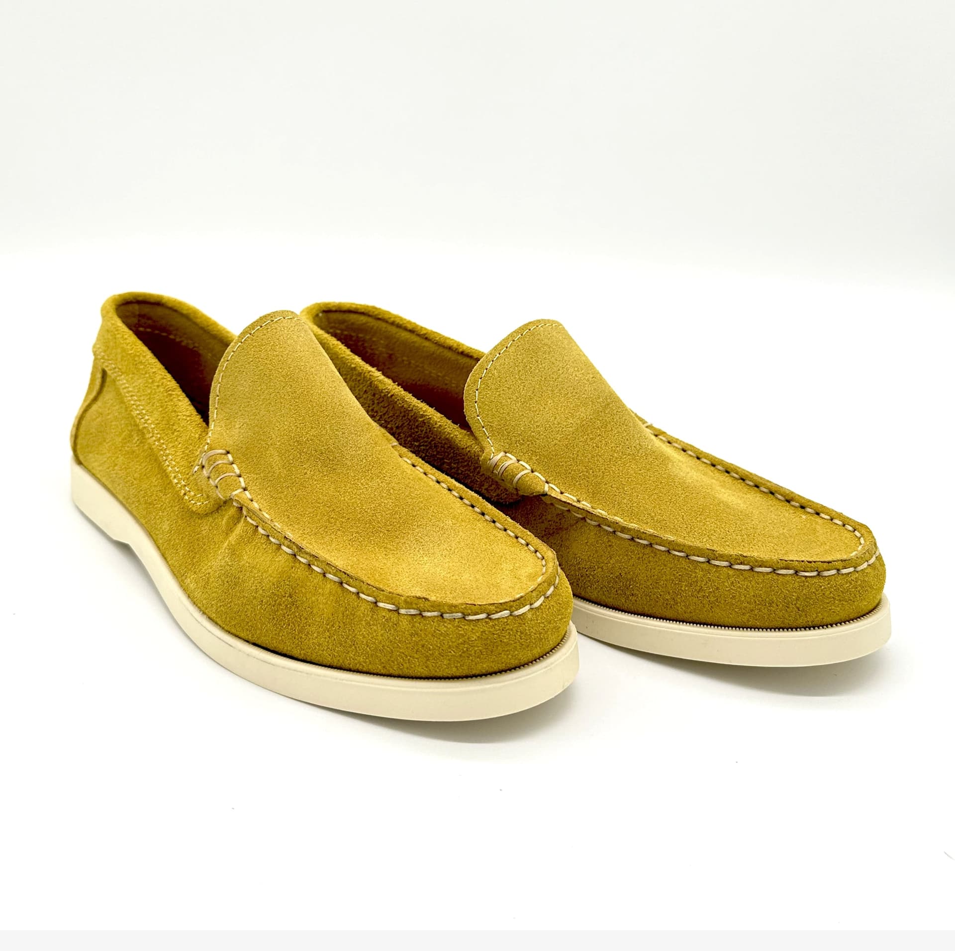 Mocassini Uomo In Camoscio Suola In Cuoio Mocassino Scamosciato in Loafer e mocassini Affari di Famiglia - Sant’Angelo a Cupolo, commercioVirtuoso.it