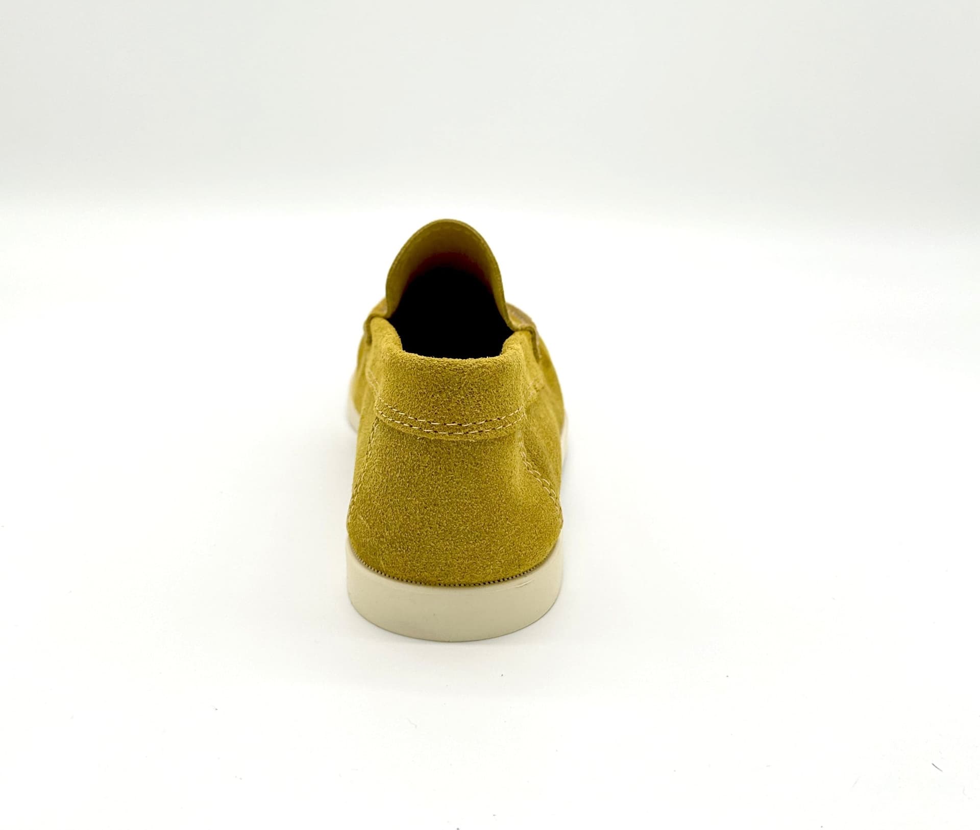 Mocassini Uomo In Camoscio Suola In Cuoio Mocassino Scamosciato in Loafer e mocassini Affari di Famiglia - Sant’Angelo a Cupolo, commercioVirtuoso.it