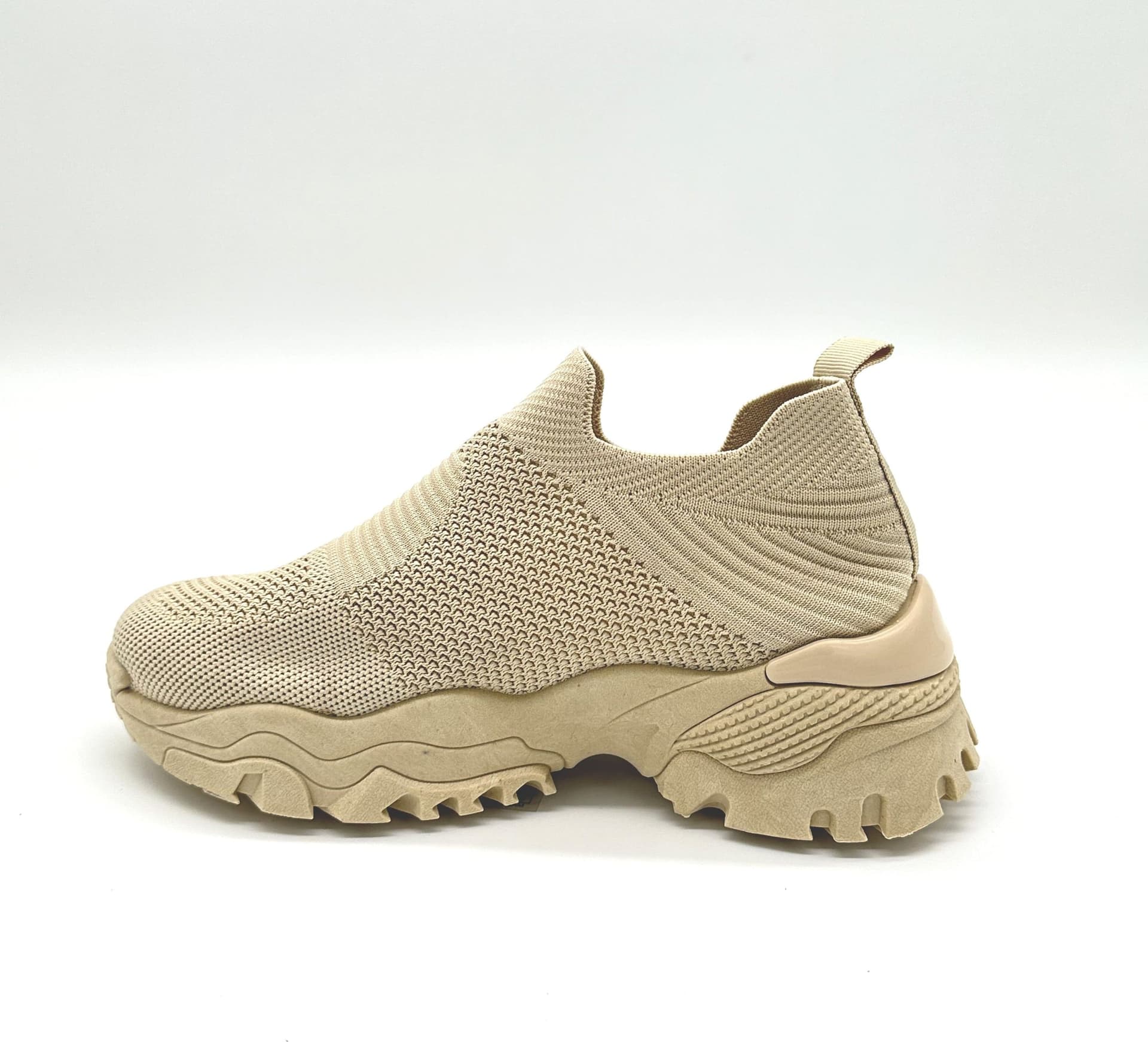 Minerva Sneakers Donna Elasticizzate Con Zeppa 4cm Scarpe No Lace Ecopelle in Sneaker casual Affari di Famiglia - Sant’Angelo a Cupolo, commercioVirtuoso.it