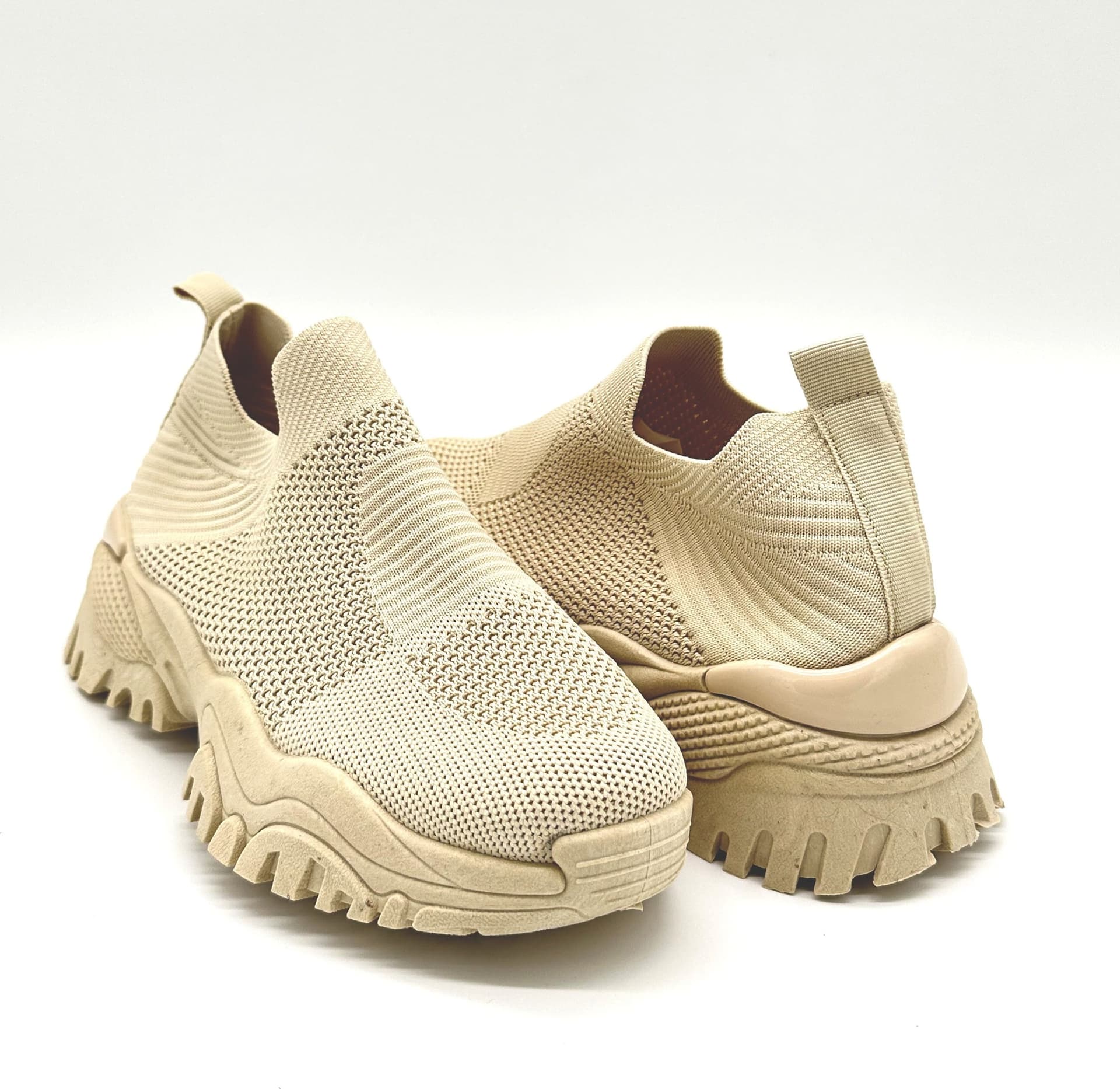 Minerva Sneakers Donna Elasticizzate Con Zeppa 4cm Scarpe No Lace Ecopelle in Sneaker casual Affari di Famiglia - Sant’Angelo a Cupolo, commercioVirtuoso.it