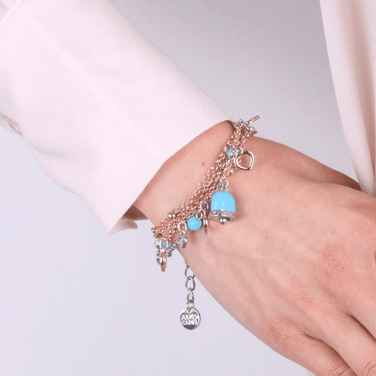 BySimon  -  Bracciale in Metallo con ciondoli a forma di cuore e campanella smaltata turchese - 2