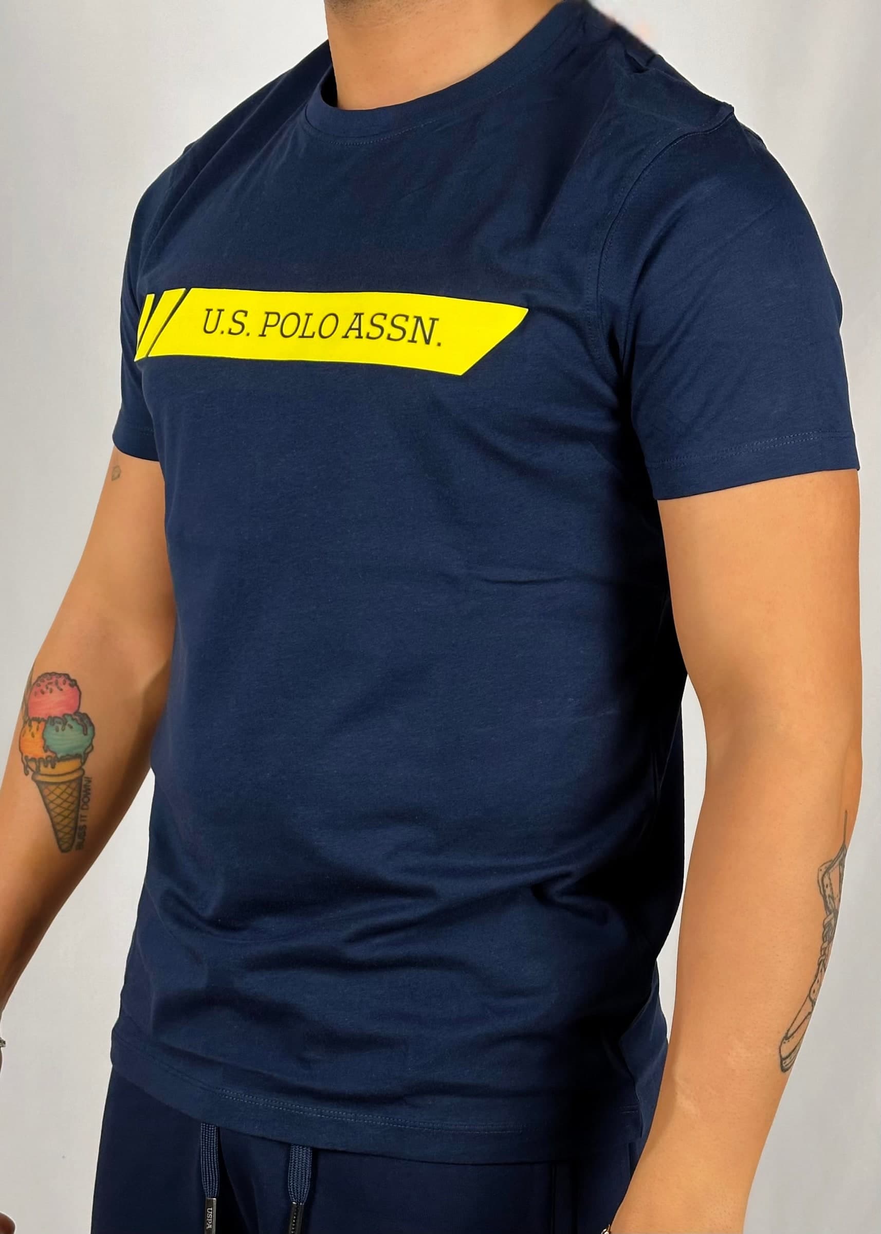 T-shirt Luca blu in Canotte Kanal 32 - Santa Maria di Licodia, commercioVirtuoso.it