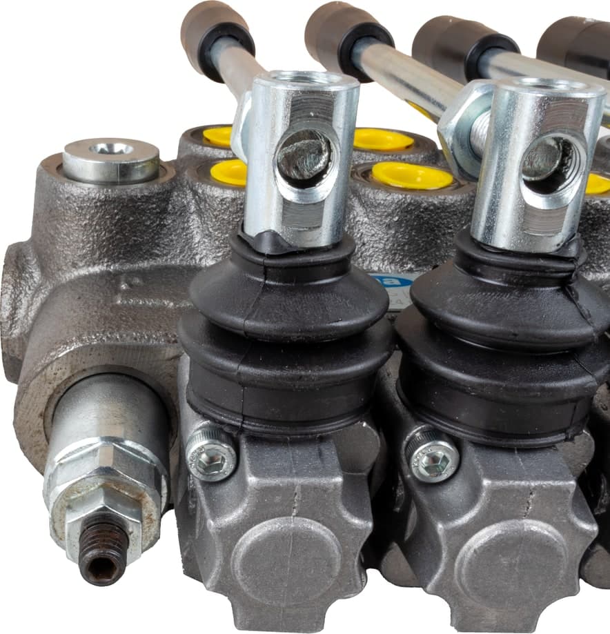 Distributore oleodinamico Ama a 4 leve doppio effetto - 40L - 9
