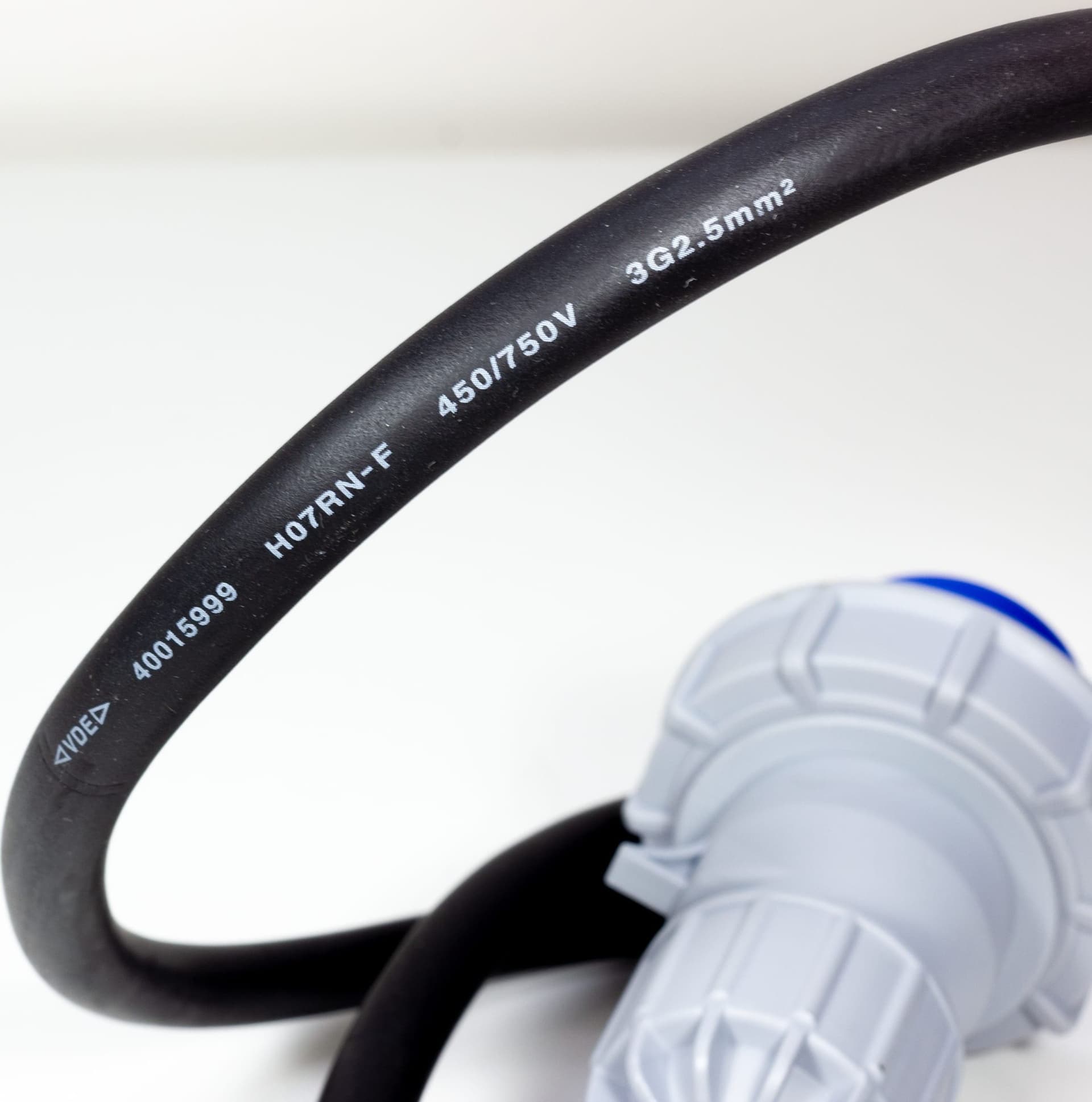 MOLTIPLICATORE DI PRESE INDUSTRIALI 3 PR CEE 16A 2P+T CAVO 3X2.5 IP67 - 6