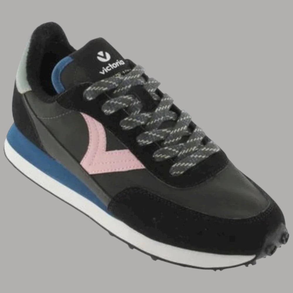 Victoria-sneakers-nere-Astro