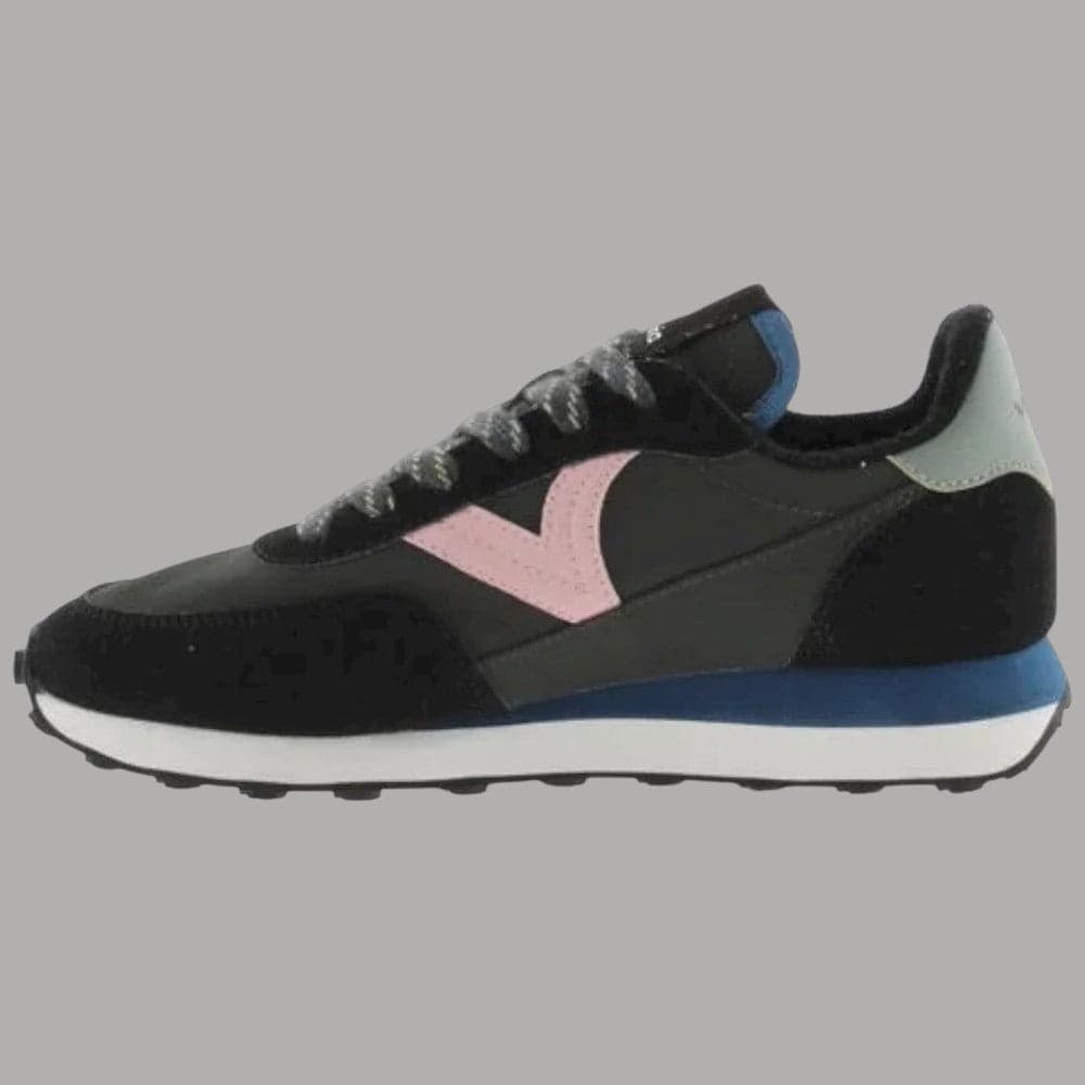 Victoria-sneakers-nere-Astro