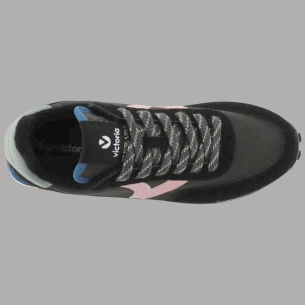 Victoria-sneakers-nere-Astro