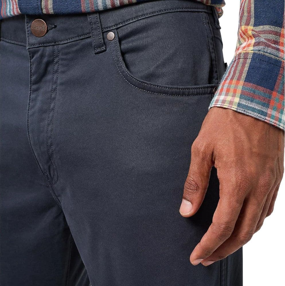 Wrangler pantalone dark navy Lartston  slim tapered 112350798 Pantaloni Wrangler