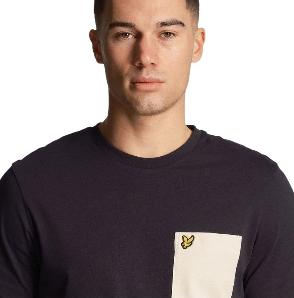 Lyle & Scott t-shirt blu con taschino panna TS831VOG T-shirt Lyle & Scott