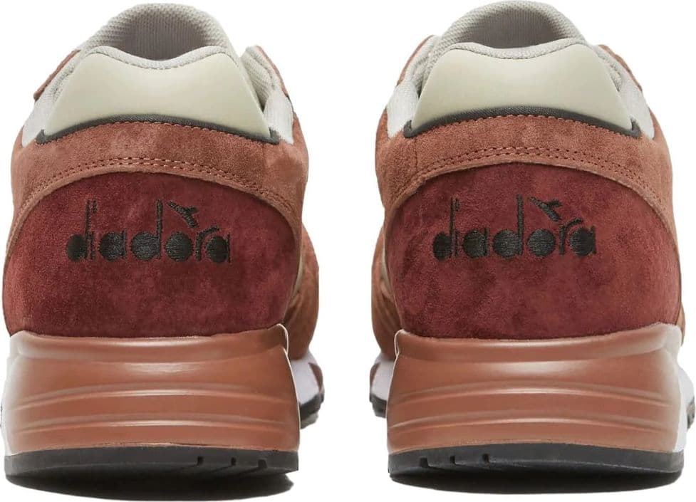 Scarpe Diadora S8000 Overland marrone Sneakers Diadora