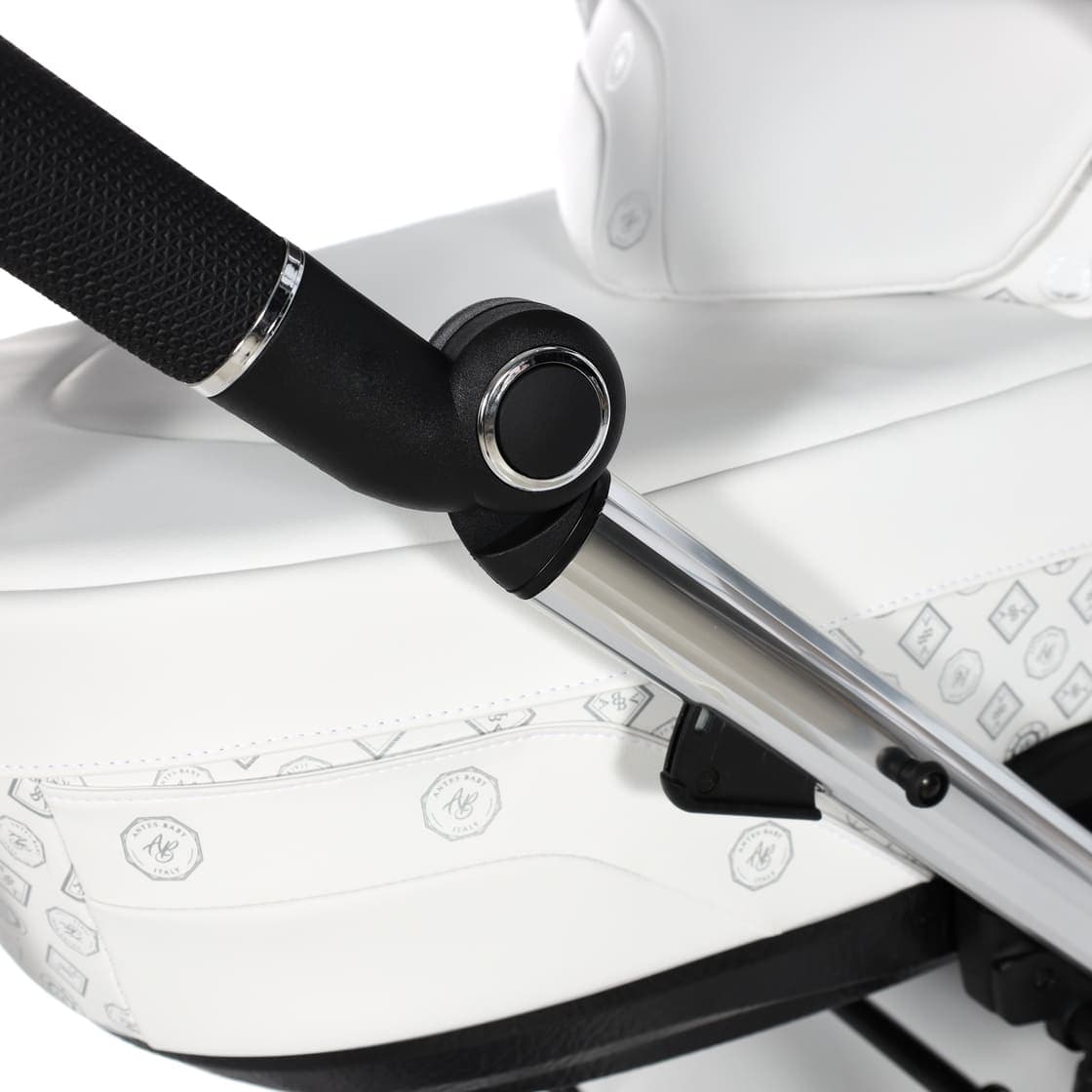 Antes Baby 2 in 1 Monogram – Bianco