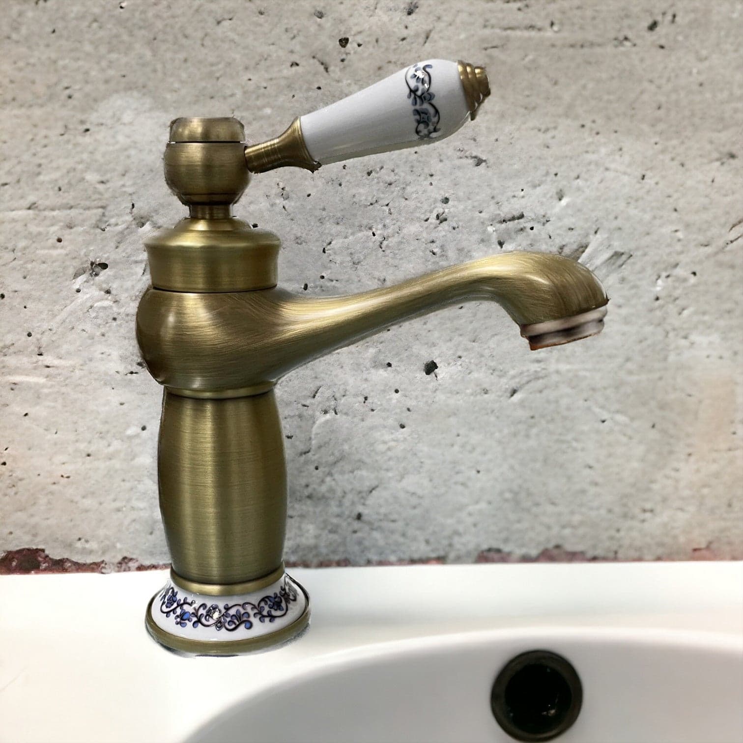 Rubinetto miscelatore per lavabo bagno vintage bronzato con dettagli in ceramica - 2