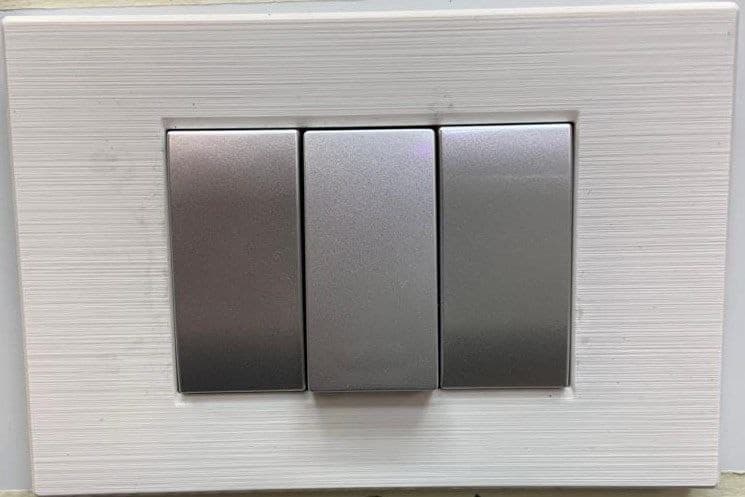 PLACCA BIANCA N.1 COMPATIBILE LIVING LIGHT - INTERNATIONAL PER IL SUPPORTO BLU ABS - 3