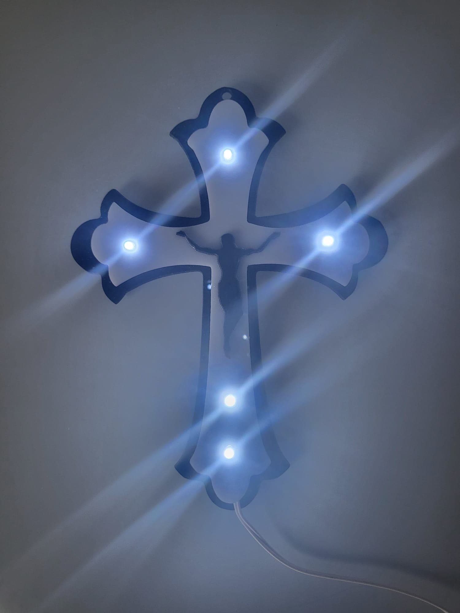 CROCE PLEXIGLASS BICOLORE 5 LED E CRISTO LUCE BIANCA CON BATTERIE - 2