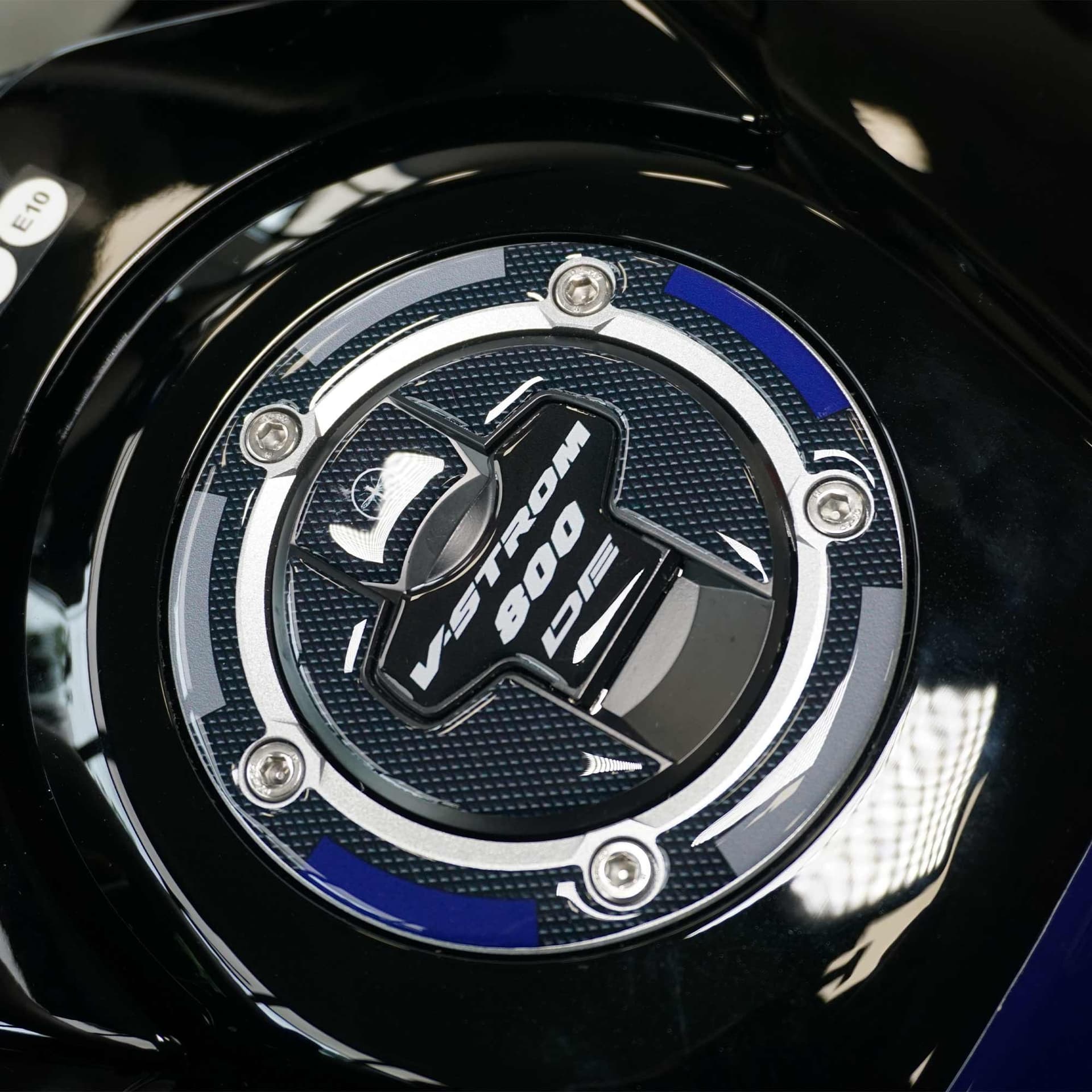 Adesivo 3D Protezione Tappo Serbatoio compatibile con Suzuki V-Strom 800DE - 7