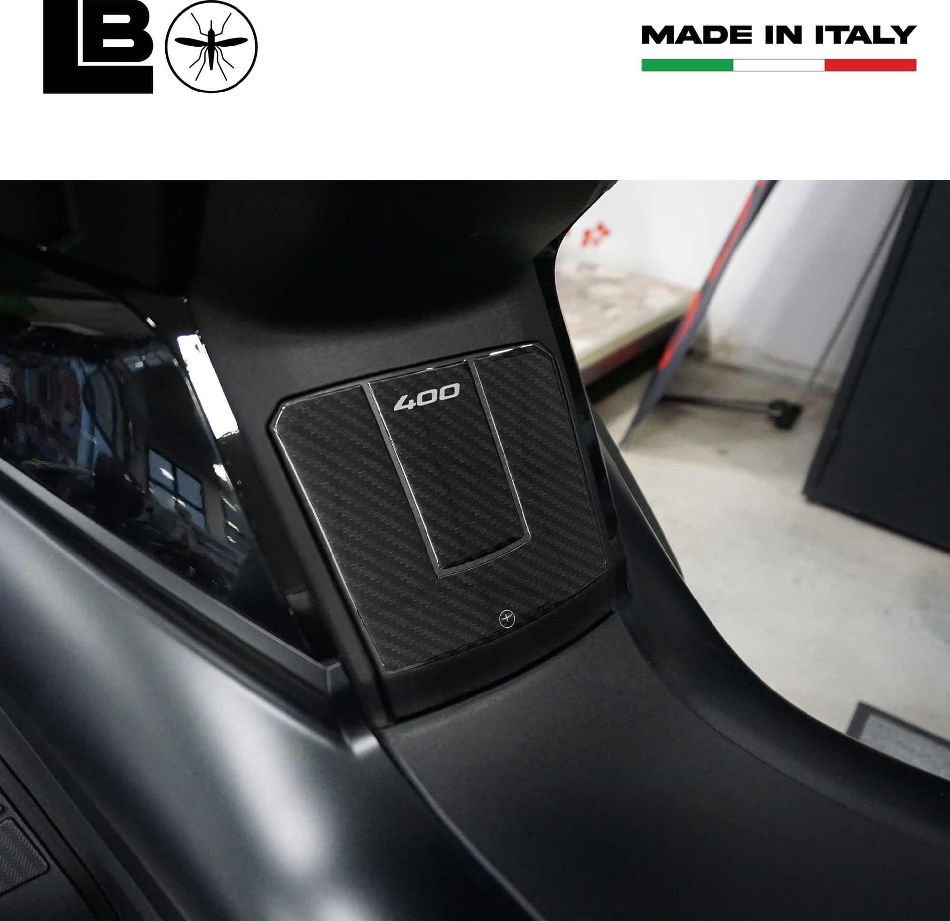 Adesivo 3D Protezione sportello scooter compatibile con Kymco Xciting VS 400 - 3