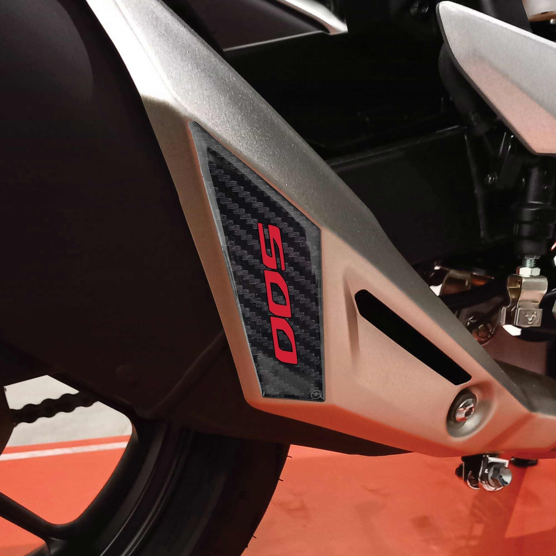 Adesivo Gel 3D Protezione marmitta moto compatibile con Honda Hornet 500 2024 - 11