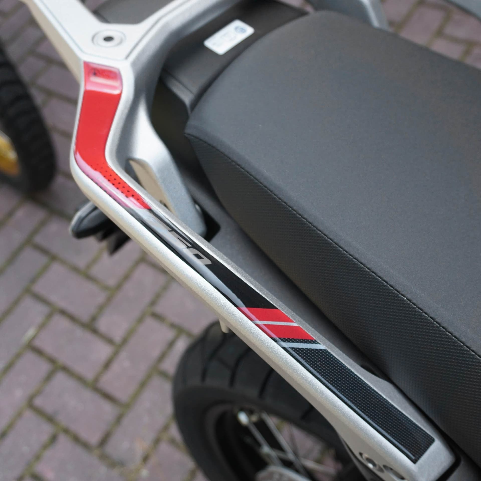 Adesivi gel 3D protezioni maniglie moto compatibili con Honda Transalp 2023 - 13