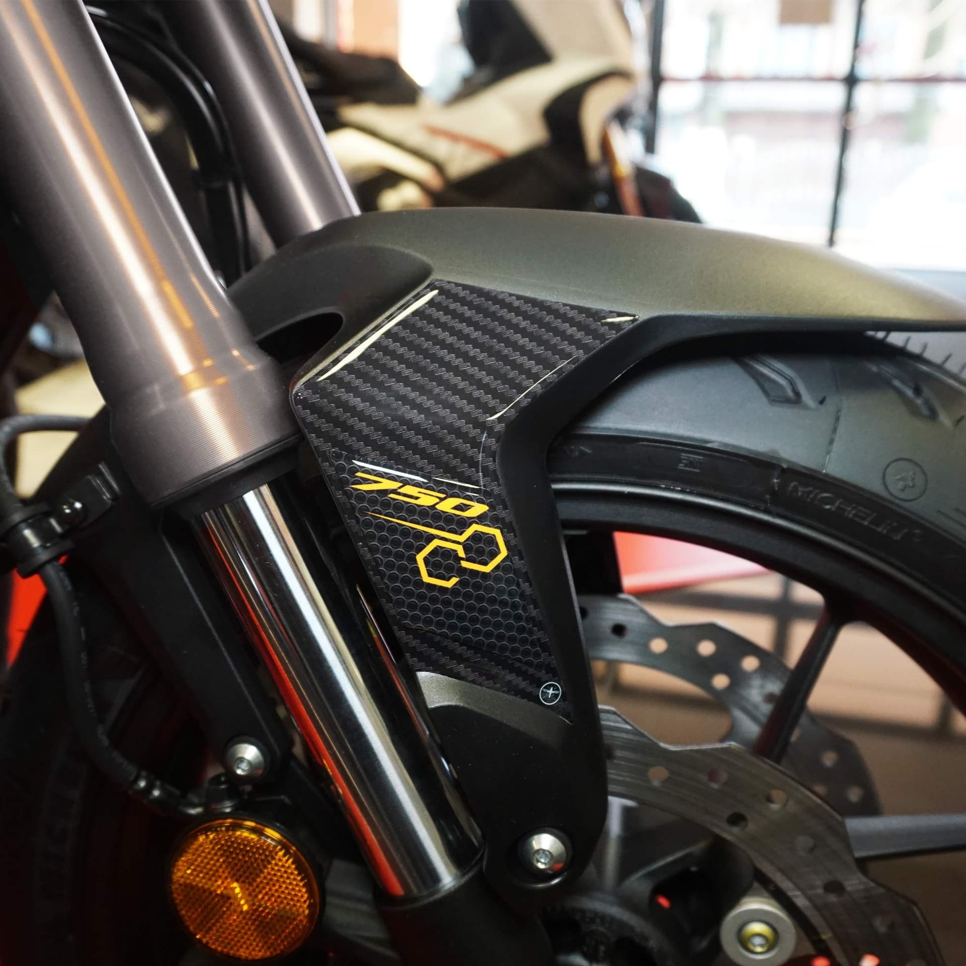 Adesivi 3D Protezioni parasteli parafango moto compatibili con Honda Hornet 2023-2024 - 1