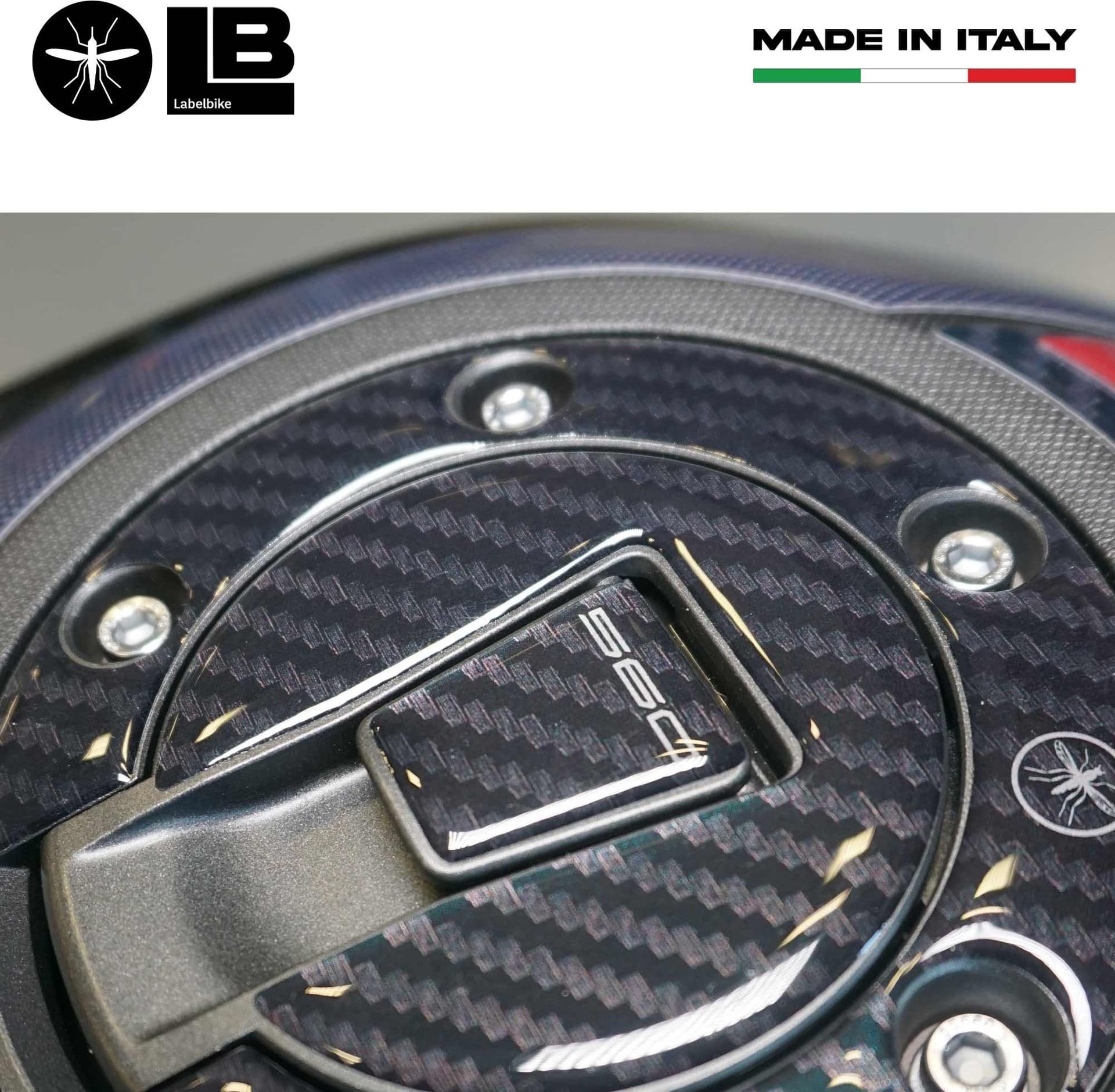 Adesivo 3D Protezione tappo serbatoio scooter compatibile con Yamaha Tmax 2022-2025 - 5