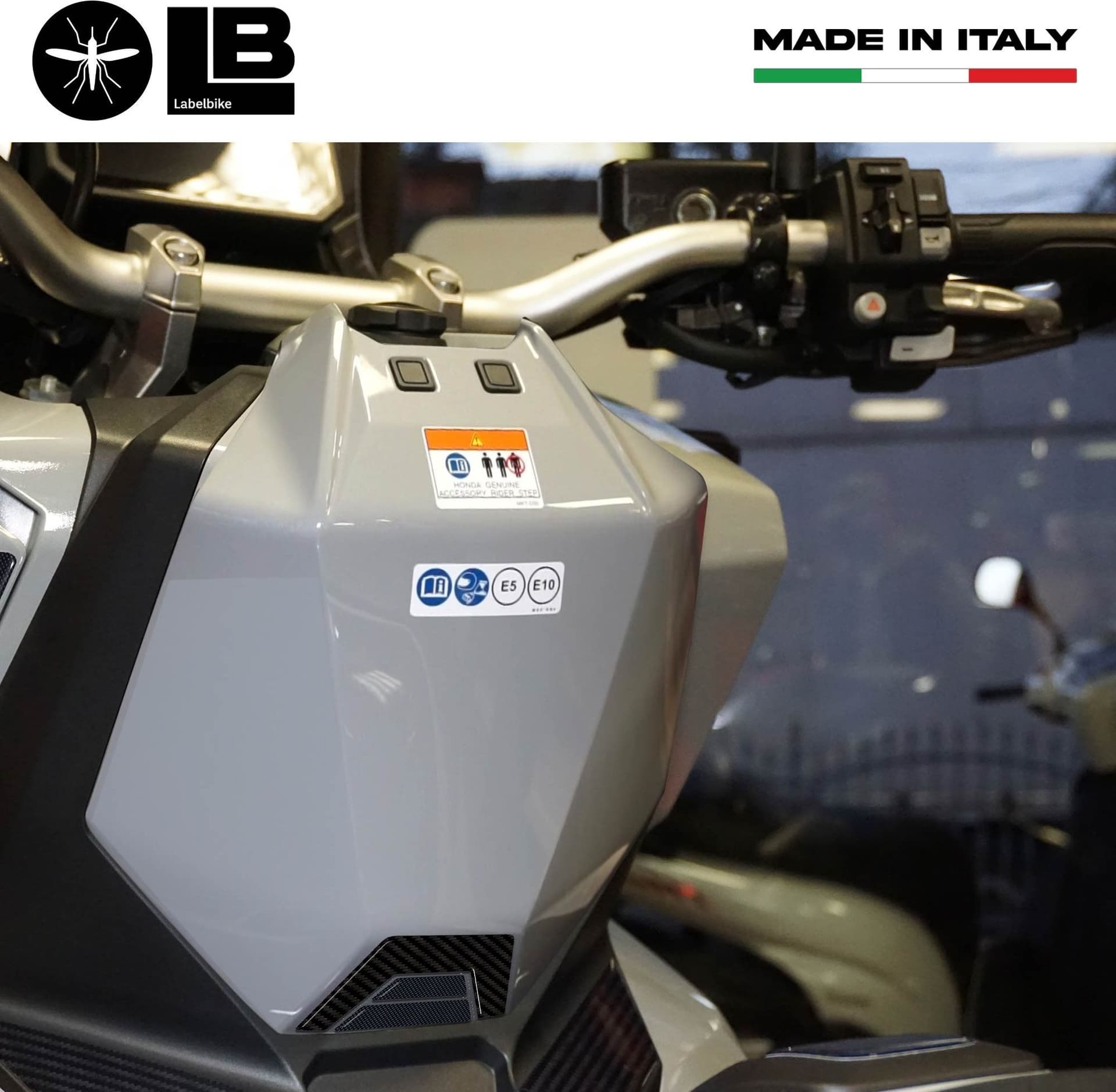 Adesivo 3D Protezione Bassa zona accensione compatibile con Honda X-Adv 2021-26 - 3