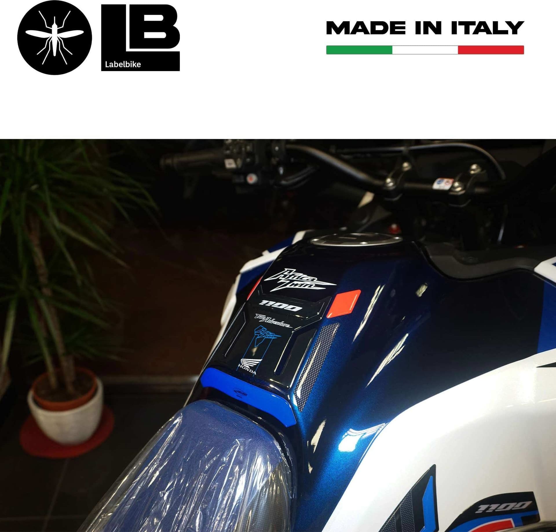 Adesivo 3D Paraserbatoio moto compatibile con Honda Africa Twin 1100 2022 - 5