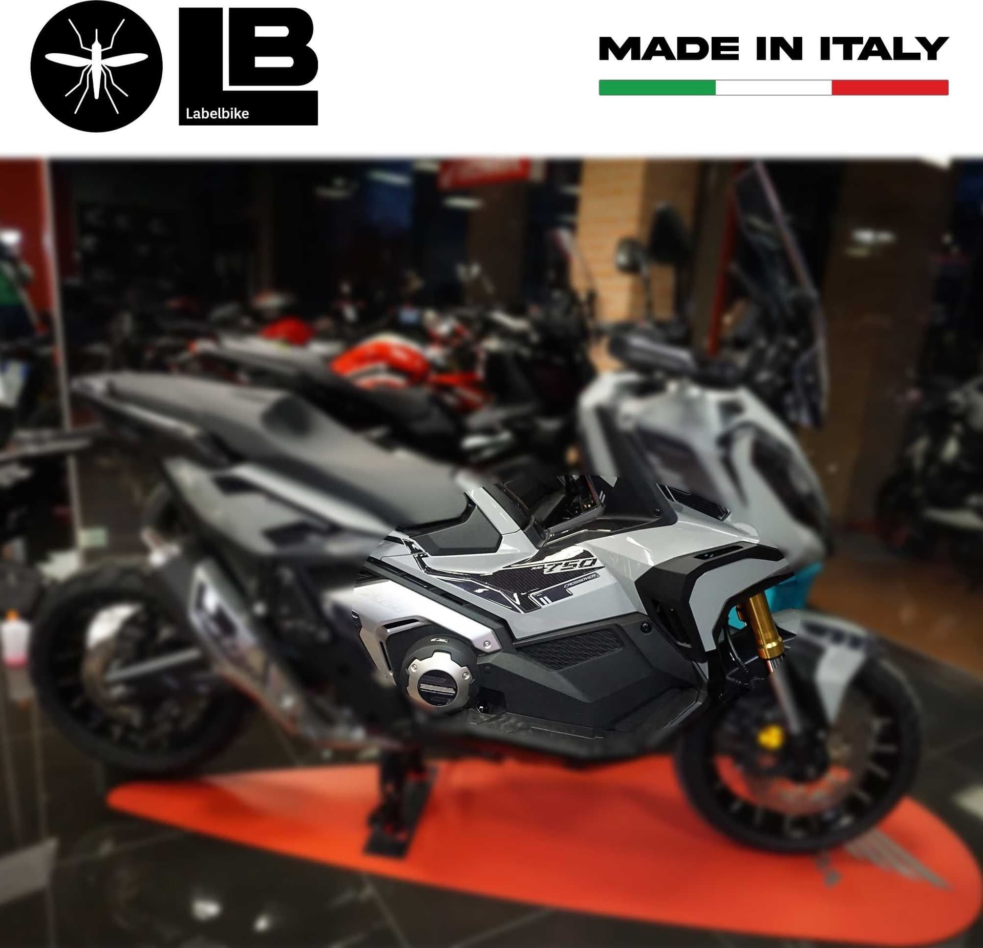 Adesivi 3D Protezioni Laterali Pedana compatibili con Honda X-ADV 2021-25 - 6