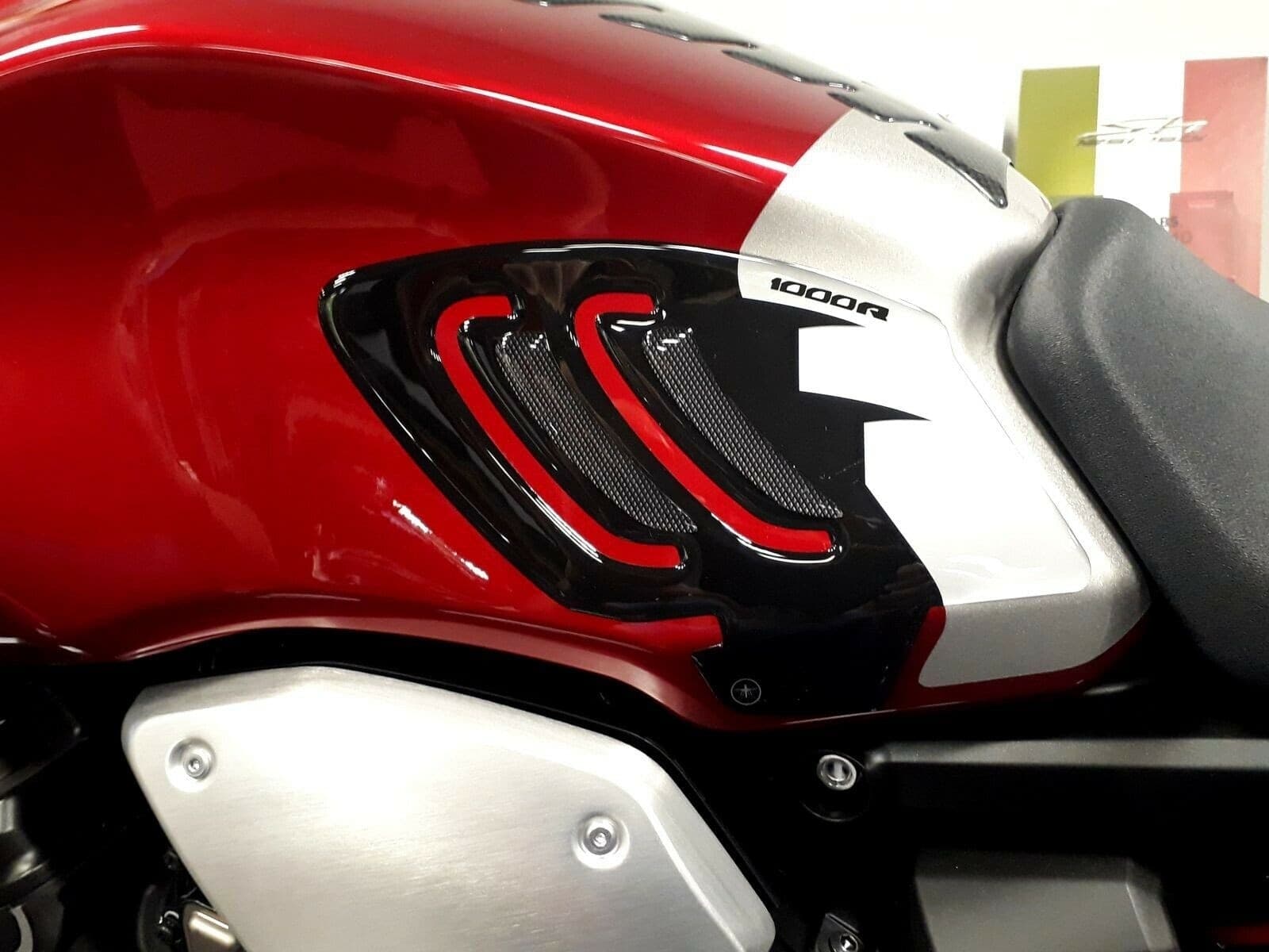 2 ADESIVI in gel 3D PROTEZIONI LATERALI MOTO compatibili HONDA CB1000R 2018-2019 - 8
