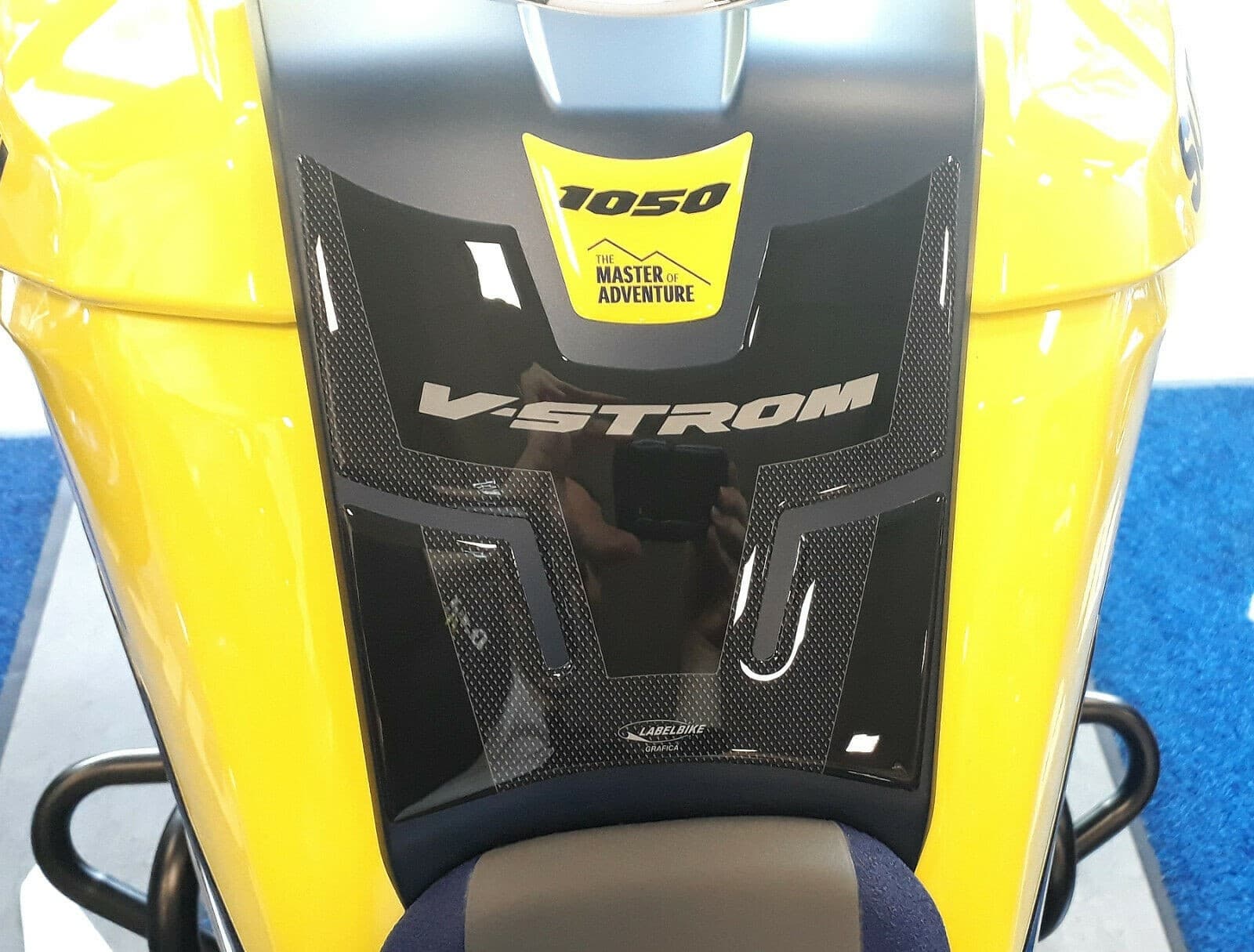 Paraserbatoio Adesivo 3D Resina Gel compatibile con Suzuki V-Strom 1050 - 8