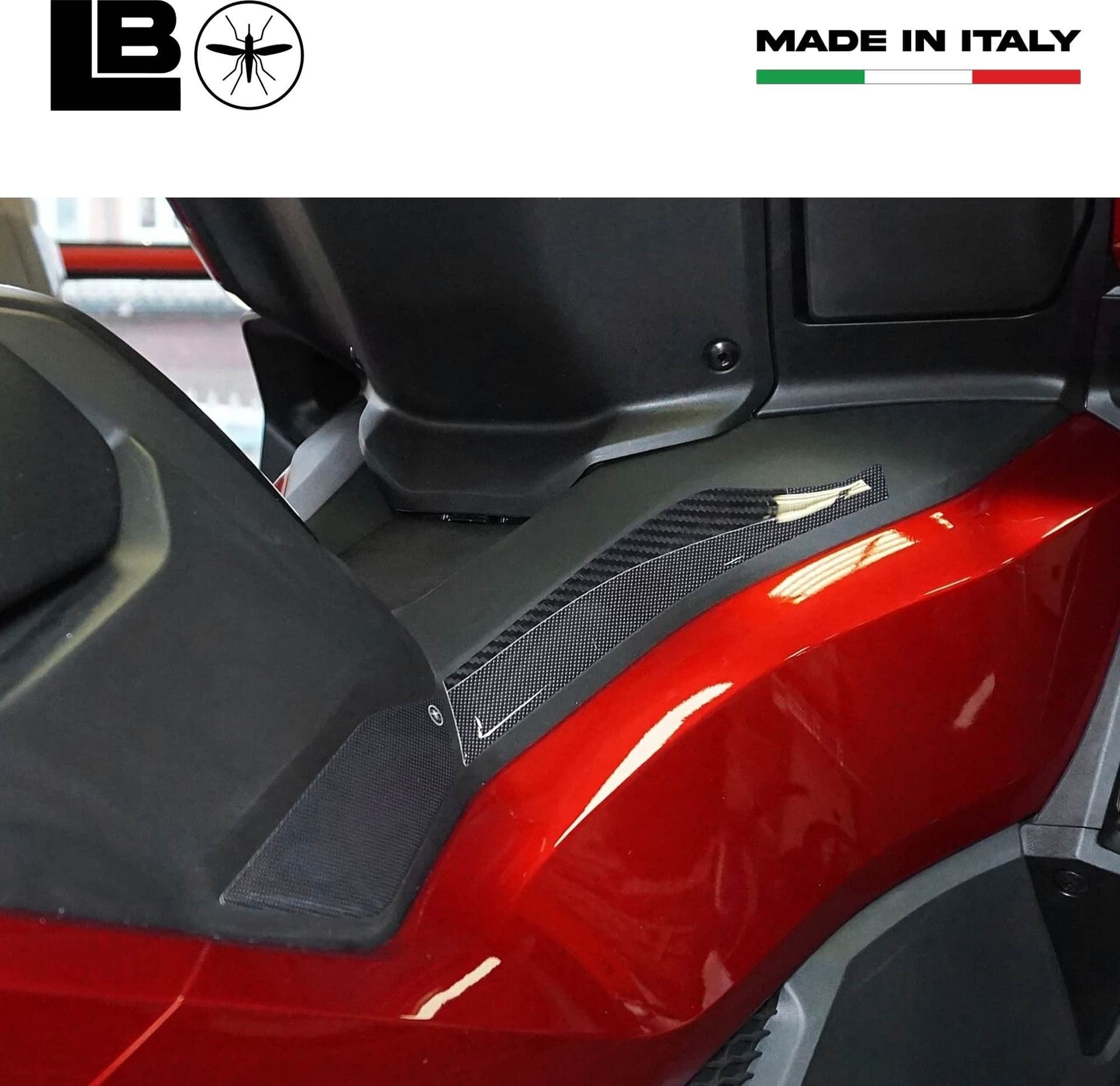 2 adesivi in resina gel 3D laterali pedana scooter compatibili Honda Forza 750 2021-26 - 4