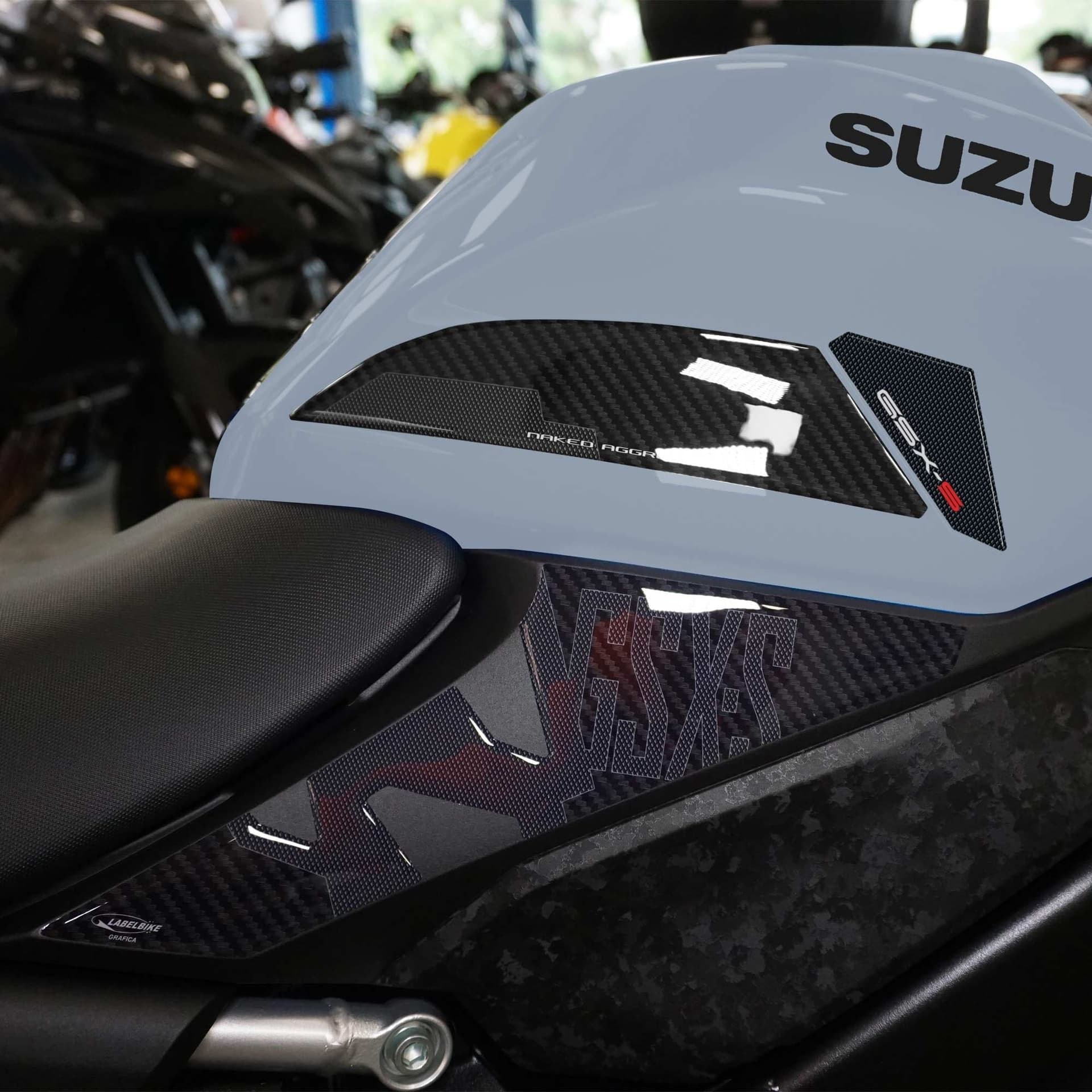 Kit Adesivi 3D Protezioni Serbatoio compatibile con Suzuki GSX-S 1000 2021-2023 - 8