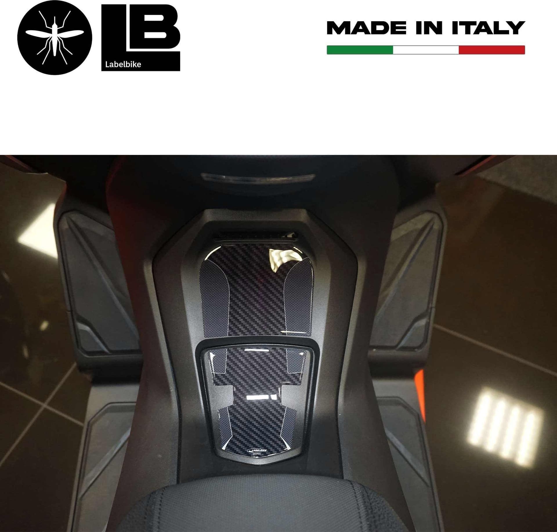 Adesivi 3D protezione pedana e sportello compatibile con Honda Forza 125 2022-23 - 5