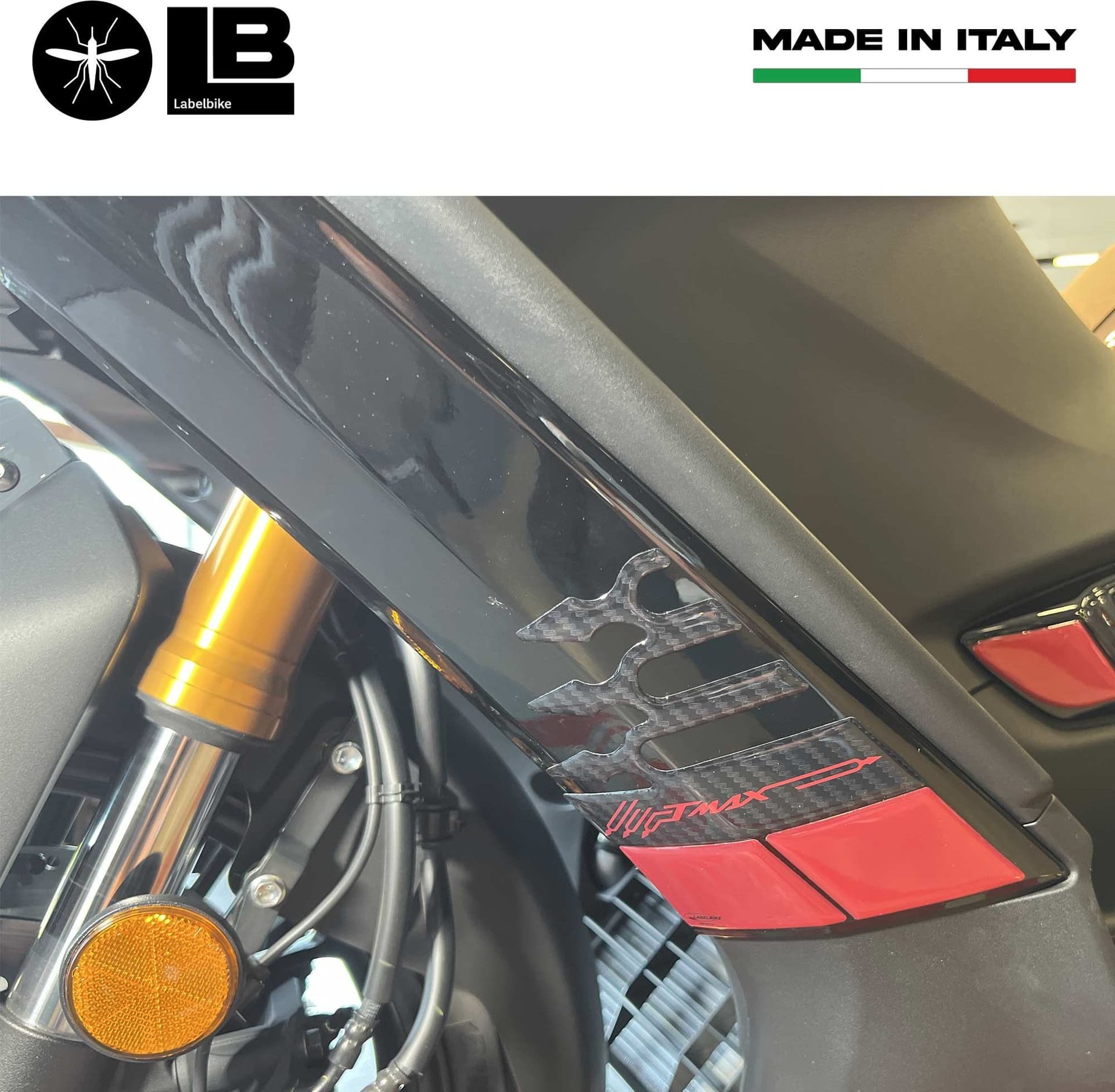Adesivi 3D per carene pance laterali fianchetti compatibili con Yamaha Tmax 2022 - 18