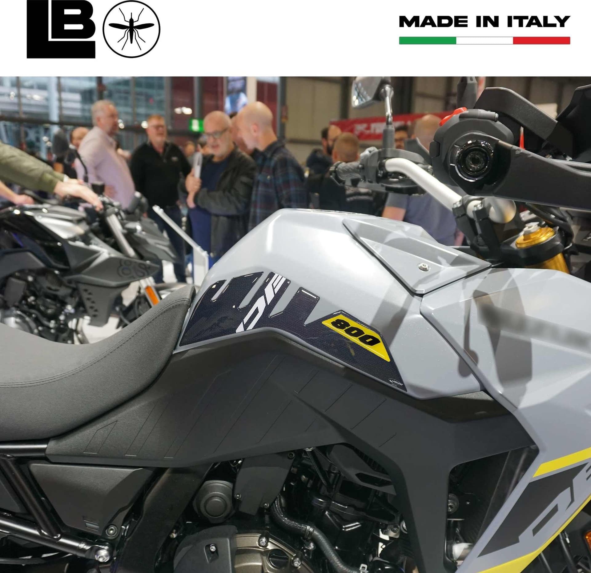 Adesivi 3D Protezioni Laterali Serbatoio compatibile con Suzuki V-Strom 800DE - 7