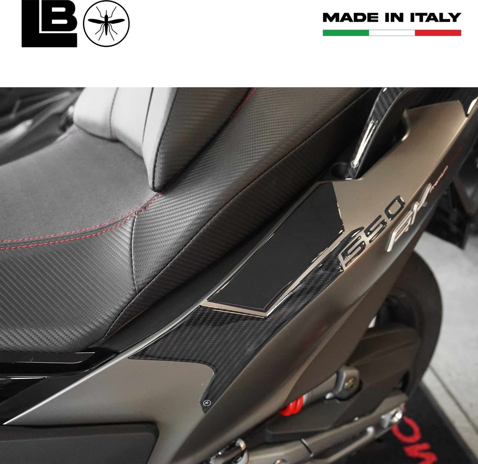 Adesivi Protezioni laterali coda sottosella compatibili con Kymco Ak550 Premium - 4