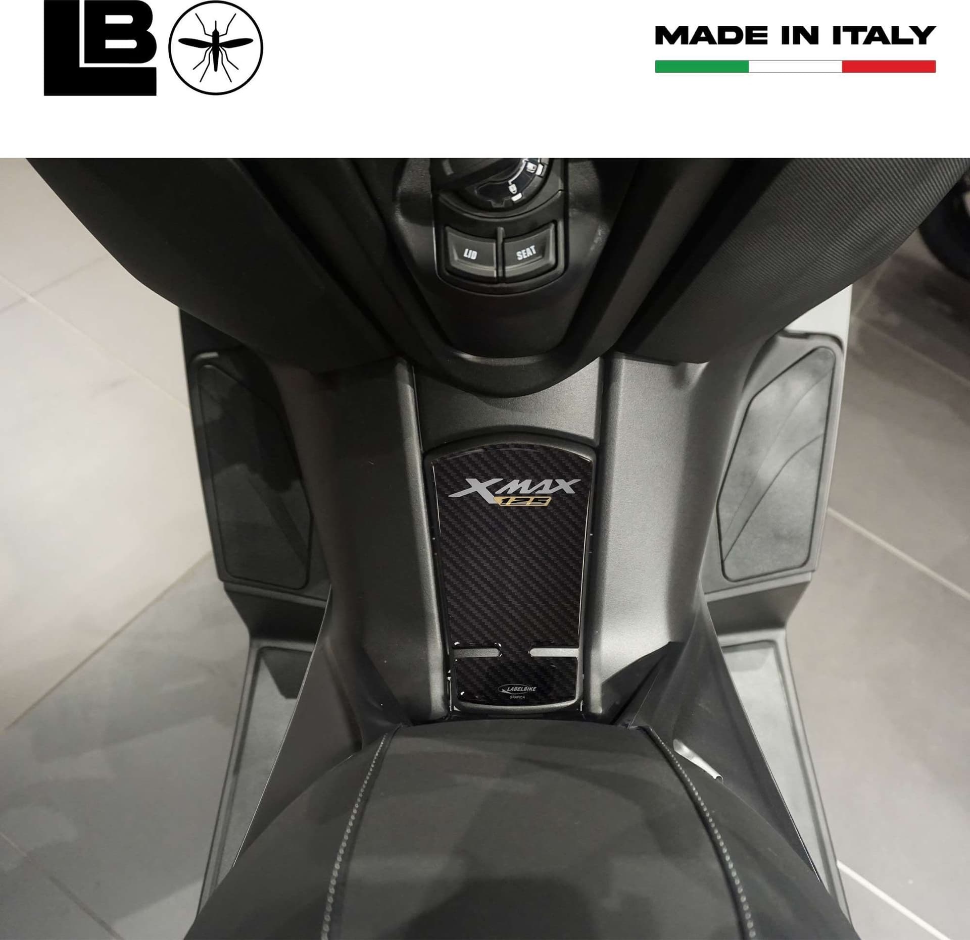 Adesivo 3D protezione sportello serbatoio compatibile con Yamaha Xmax 125 2023 - 15